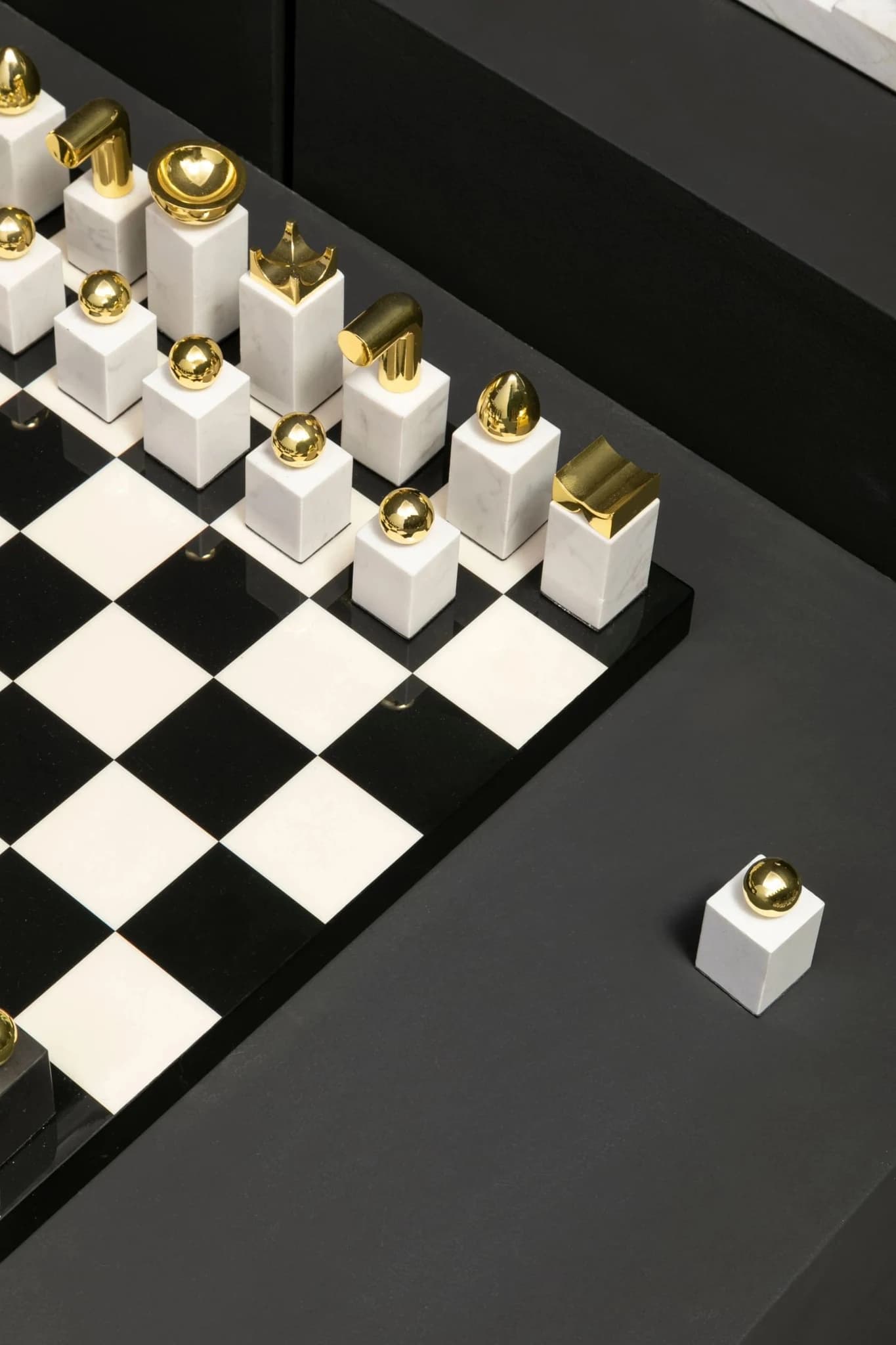 Flos Black White and Gold Marble Modern Chess Set - Decorative, photo 2 of 8