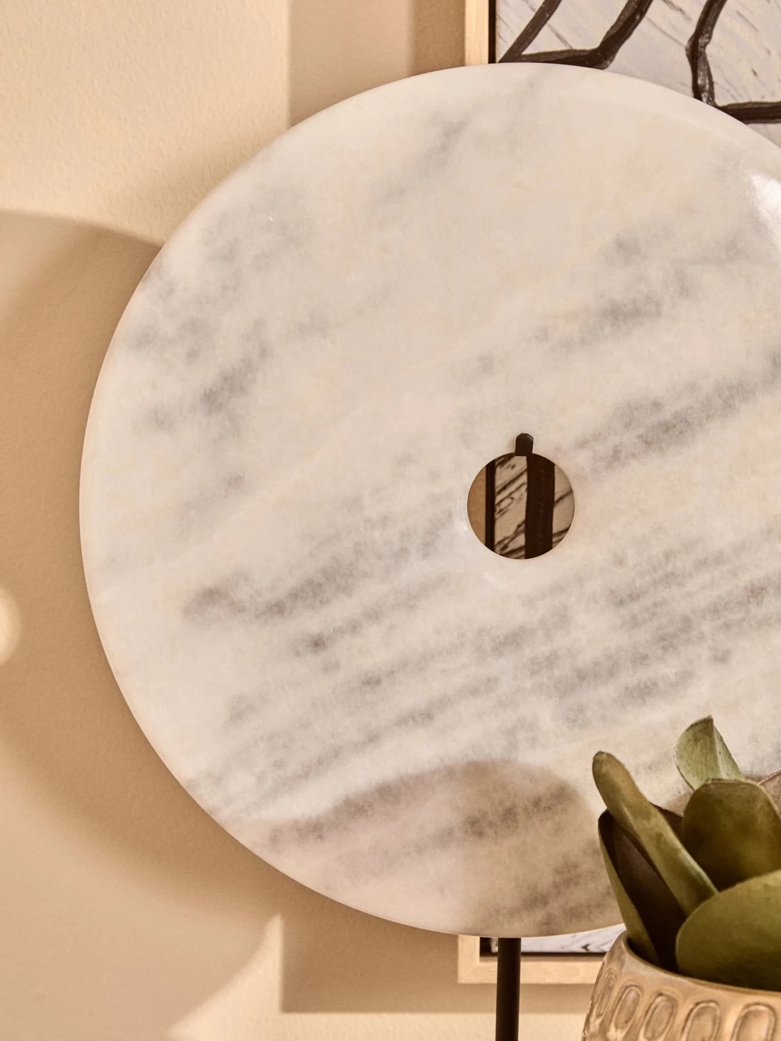 Zoro Extra Large Round Dia 35cm White Marble Disc Sculpture - Decorative, photo 4 of 8