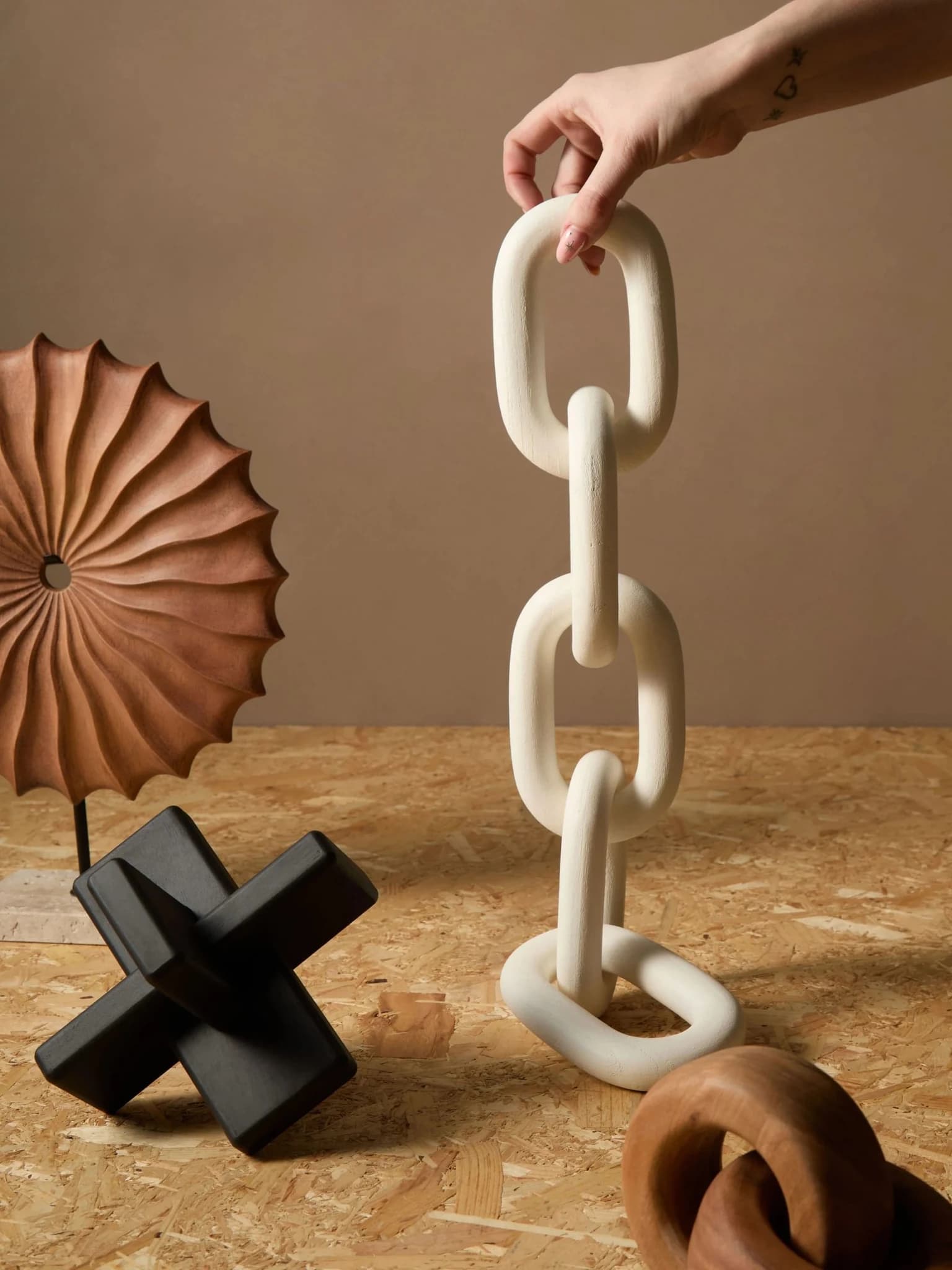 Cato White Wood 5 Link Table Decor Chain - Decorative, photo 7 of 8
