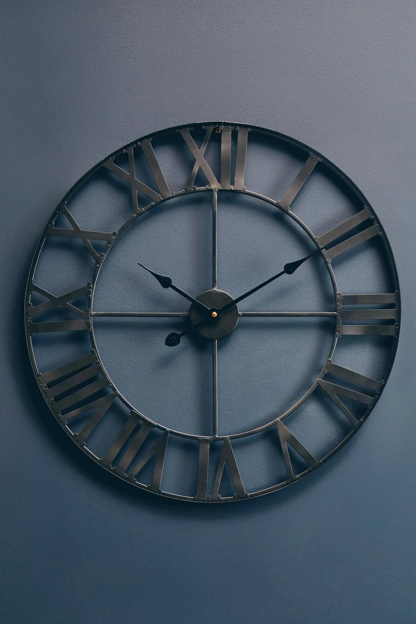 Genova 60cm Dia Black Metal Wall Clock - Decorative, photo 4 of 8