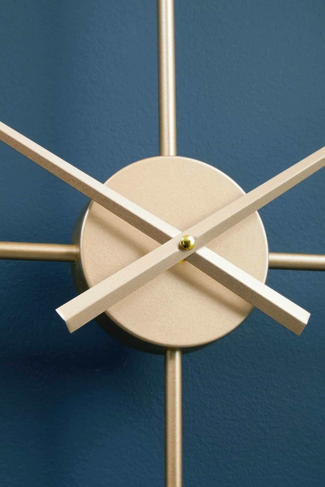 Kent 60cm Dia Large Gold Finish Wall Clock - Decorative, photo 2 of 8