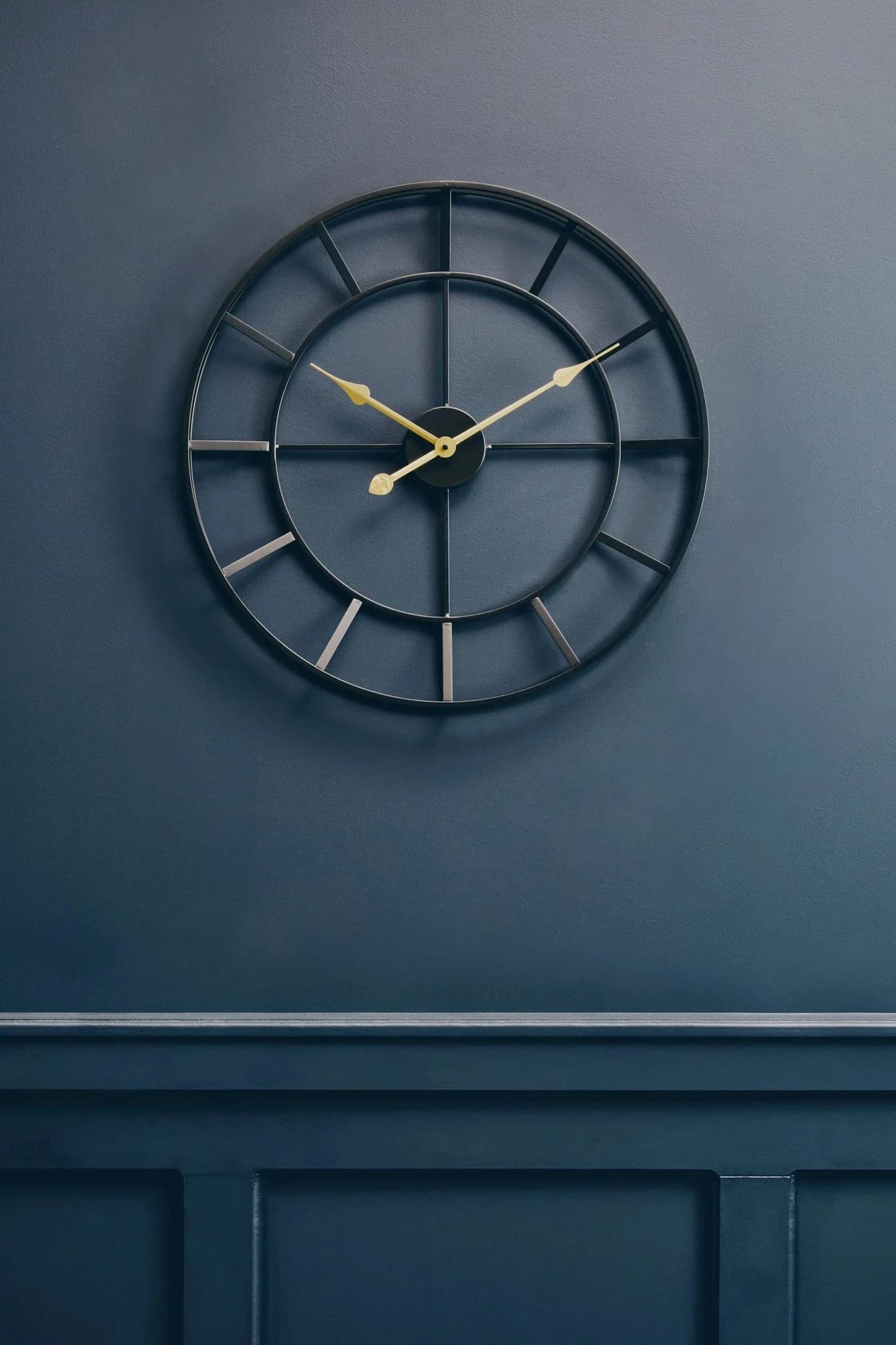 Kent 60cm Dia Large Black Finish Metal Wall Clock - Decorative, photo 5 of 8