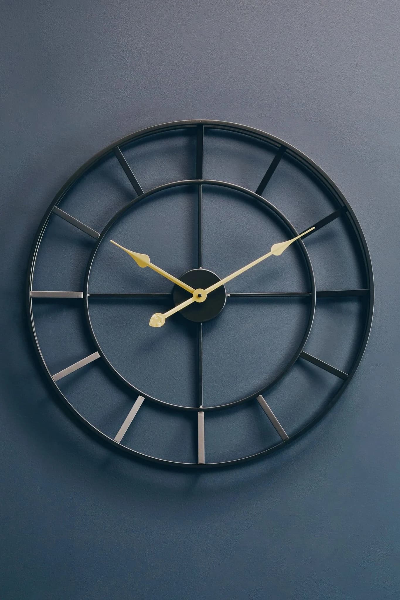 Kent 60cm Dia Large Black Finish Metal Wall Clock - Decorative, photo 4 of 8