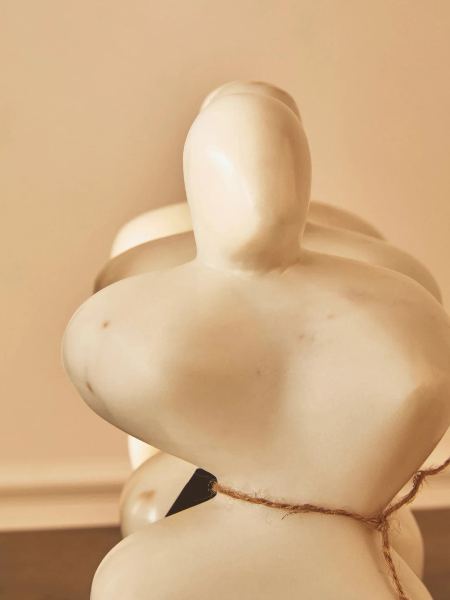 Savio White Marble Abstract Sculpture - Decorative, photo 2 of 8
