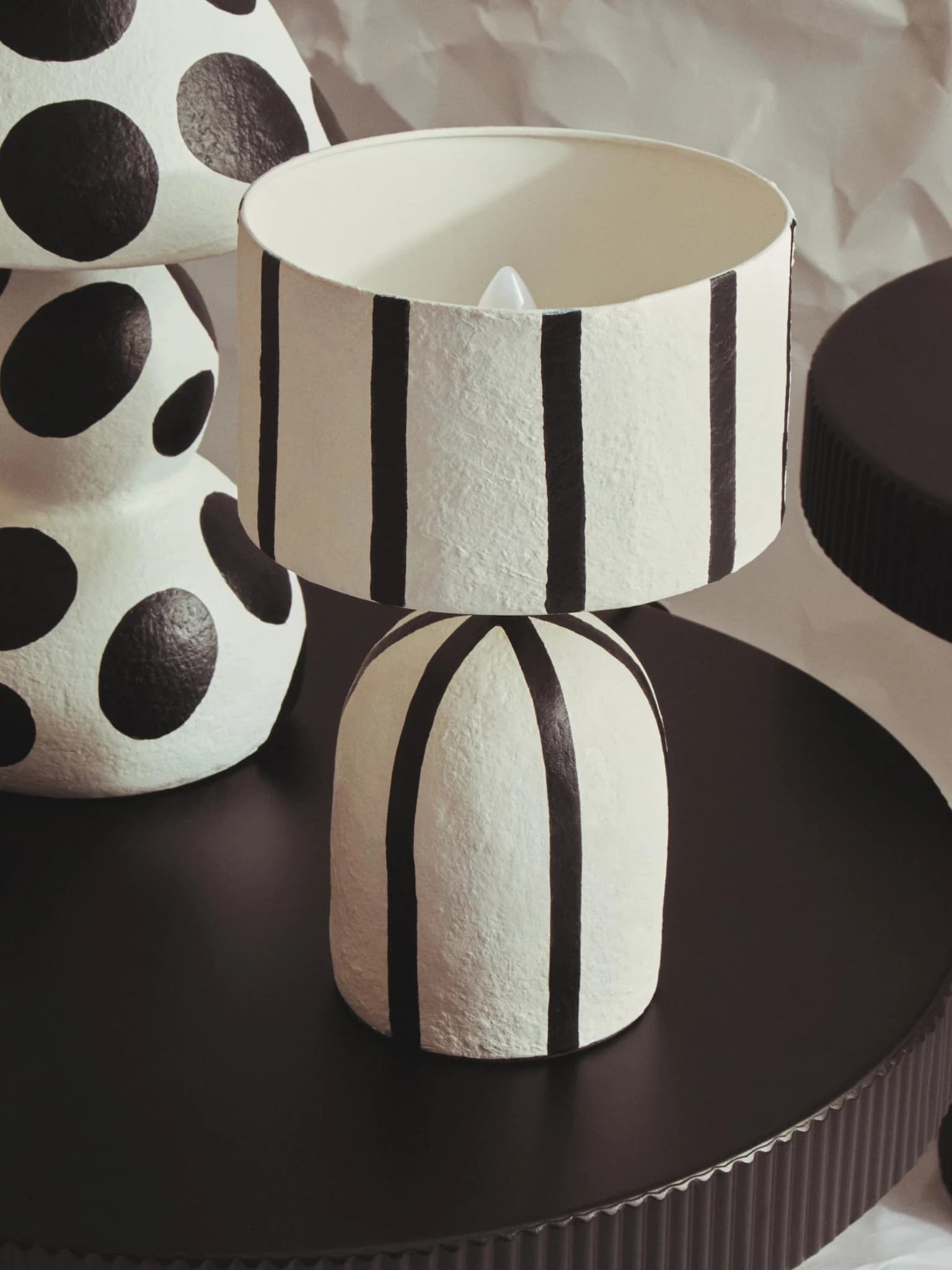 Carta Black and White Stripe Papier Mache Table Lamp - Table lamps, photo 3 of 8