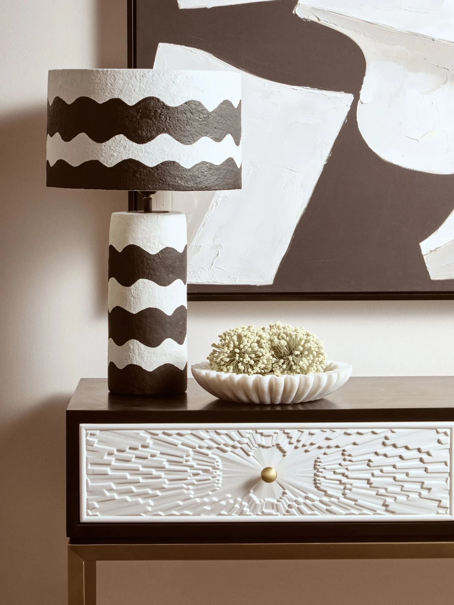 Carta Black and White Curved Stripe Papier Mache Table Lamp - Table lamps, photo 5 of 8