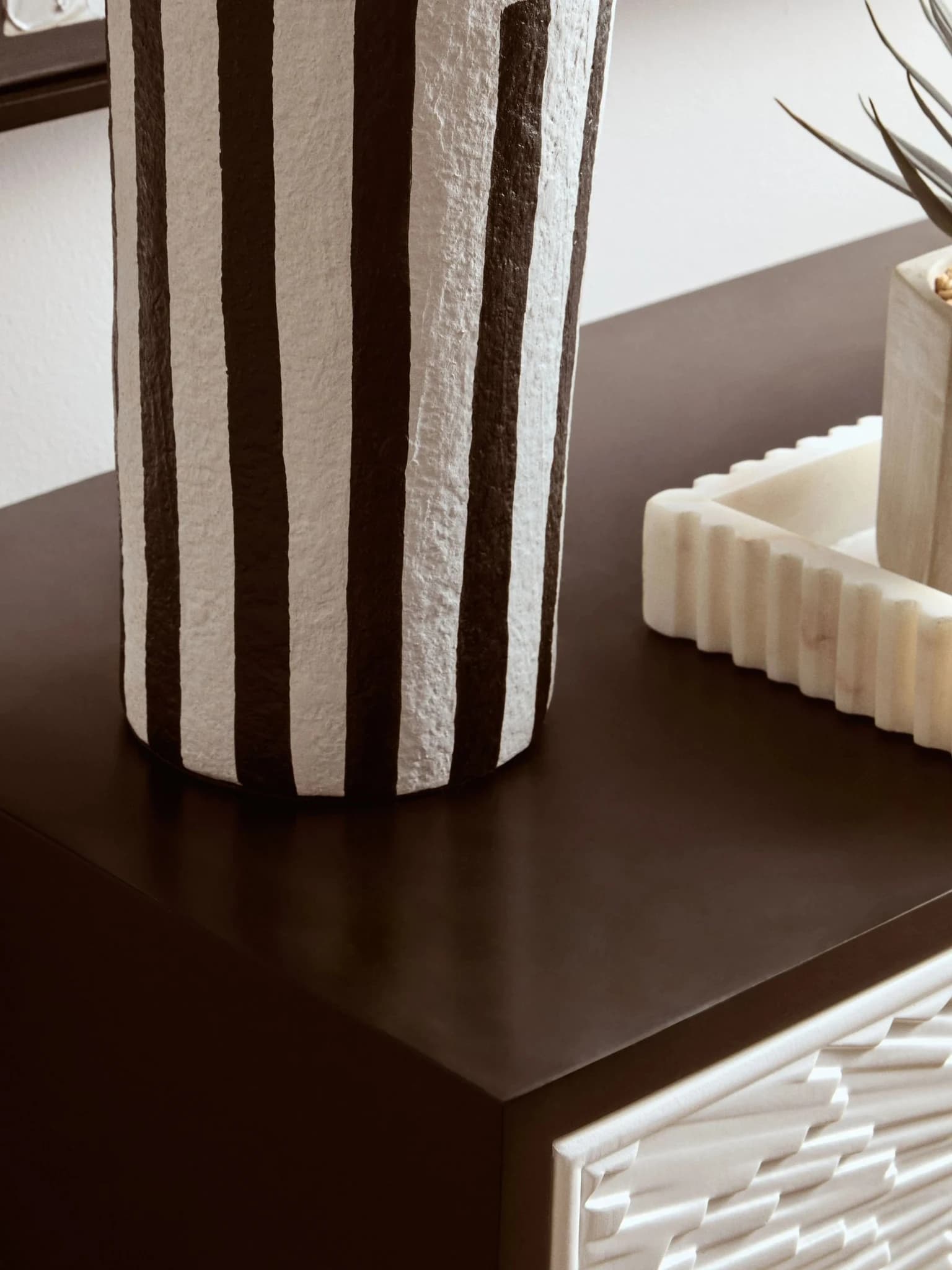 Carta Black and White Stripe Papier Mache Table Lamp with Dome Shade - Table lamps, photo 3 of 8