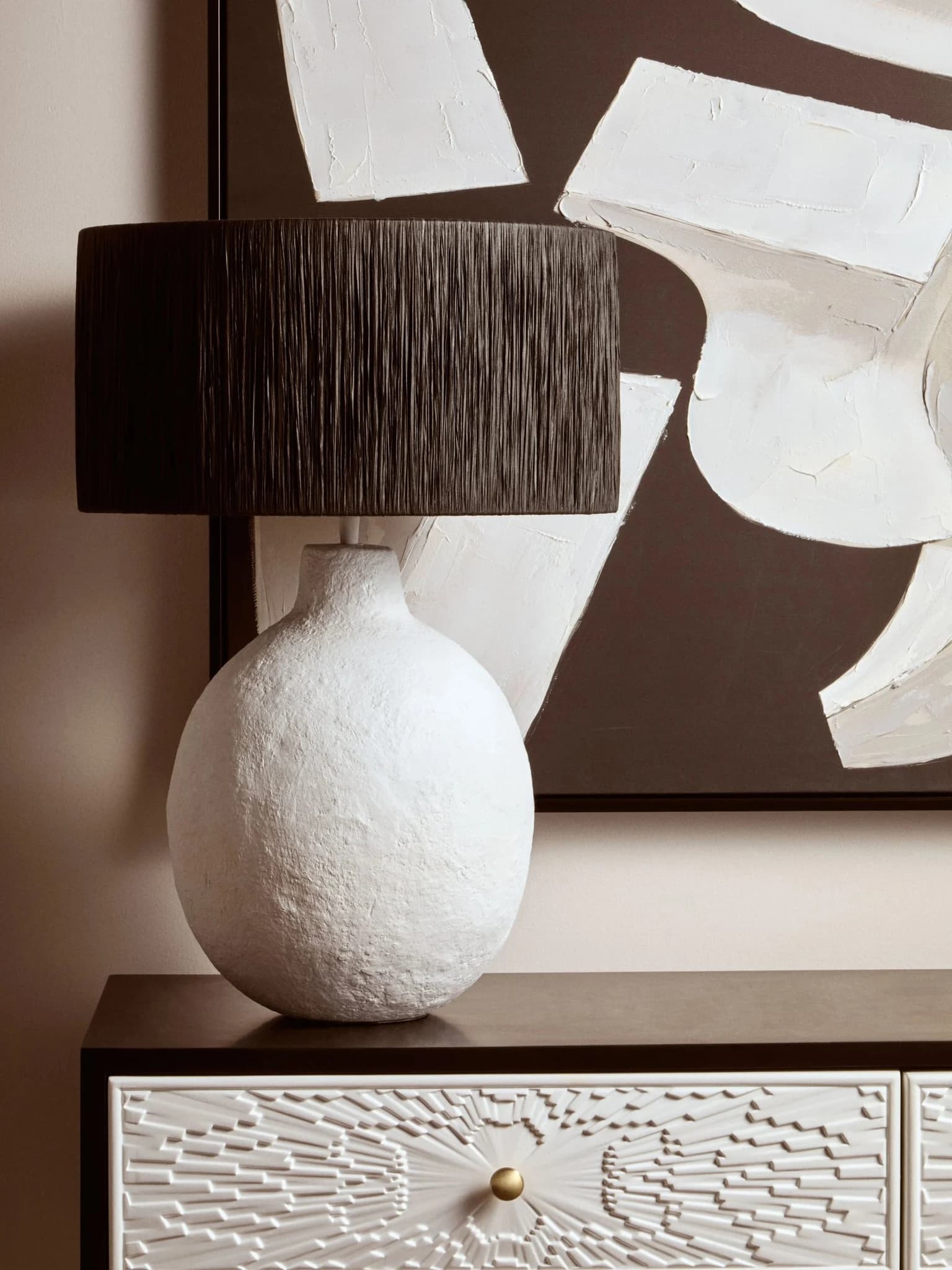 Carta White Papier Mache Table Lamp With Black Raffia Shade - Table lamps, photo 5 of 8