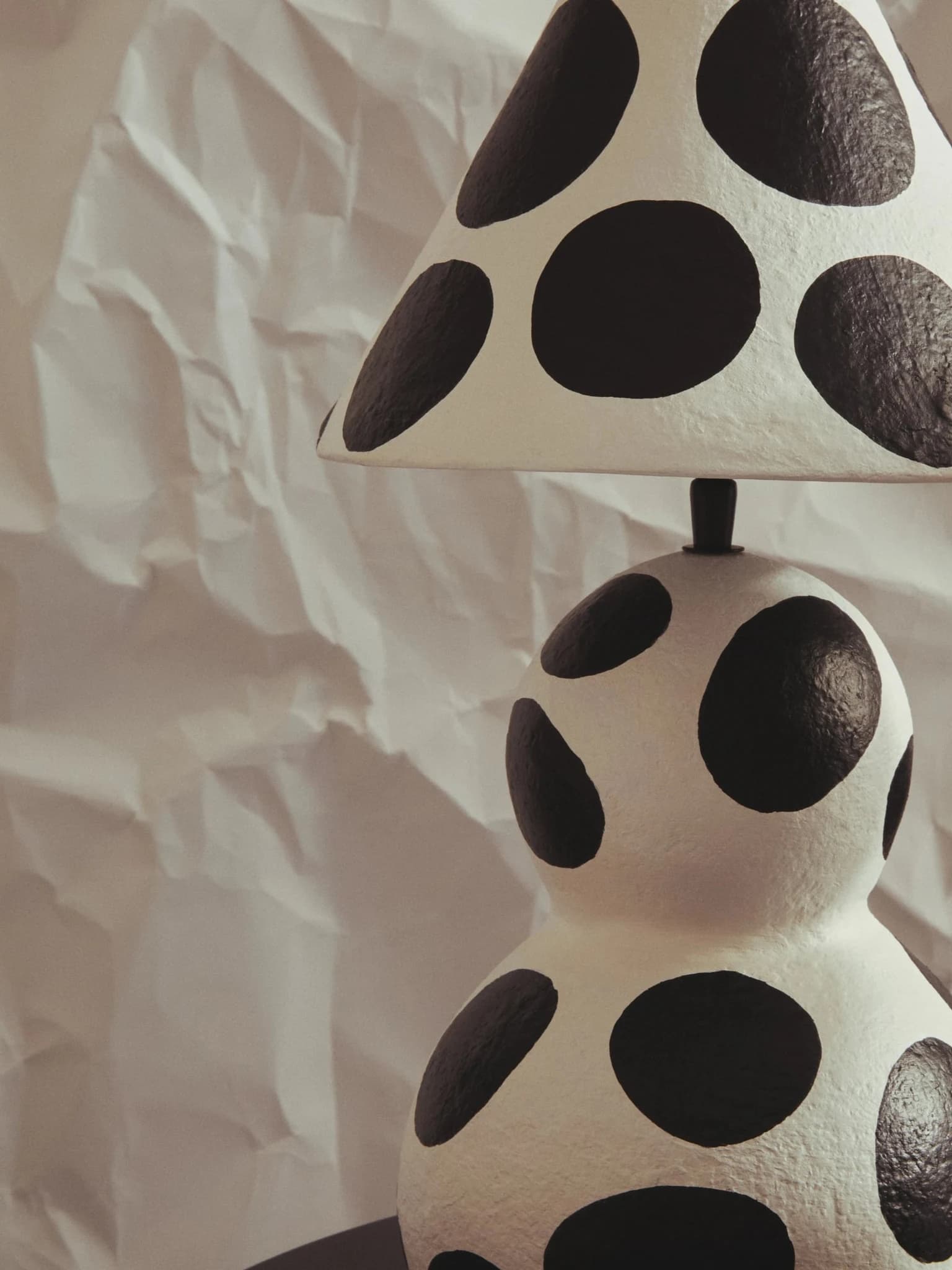 Carta Black and White Polka Dot Papier Mache Table Lamp - Table lamps, photo 2 of 8