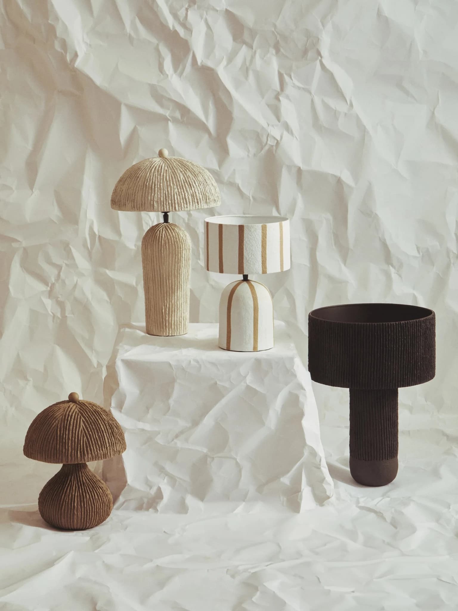 Carta Oatmeal Etched Linear Design Papier Mache Domed Table Lamp - Table lamps, photo 4 of 8