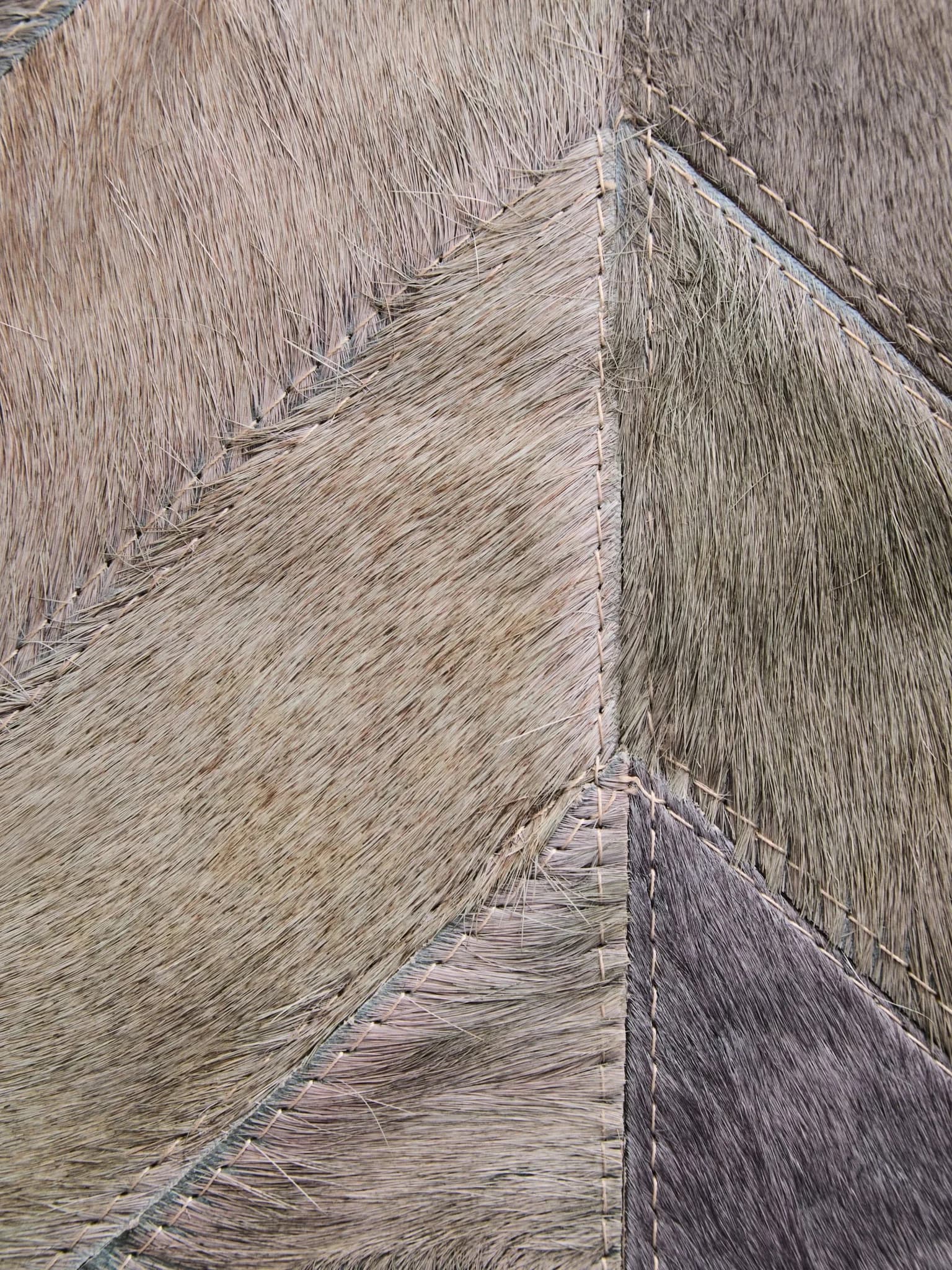 Bosie Safira Small Grey Hair on Leather Chevron Patchwork Rug - Decorative, photo 3 of 8