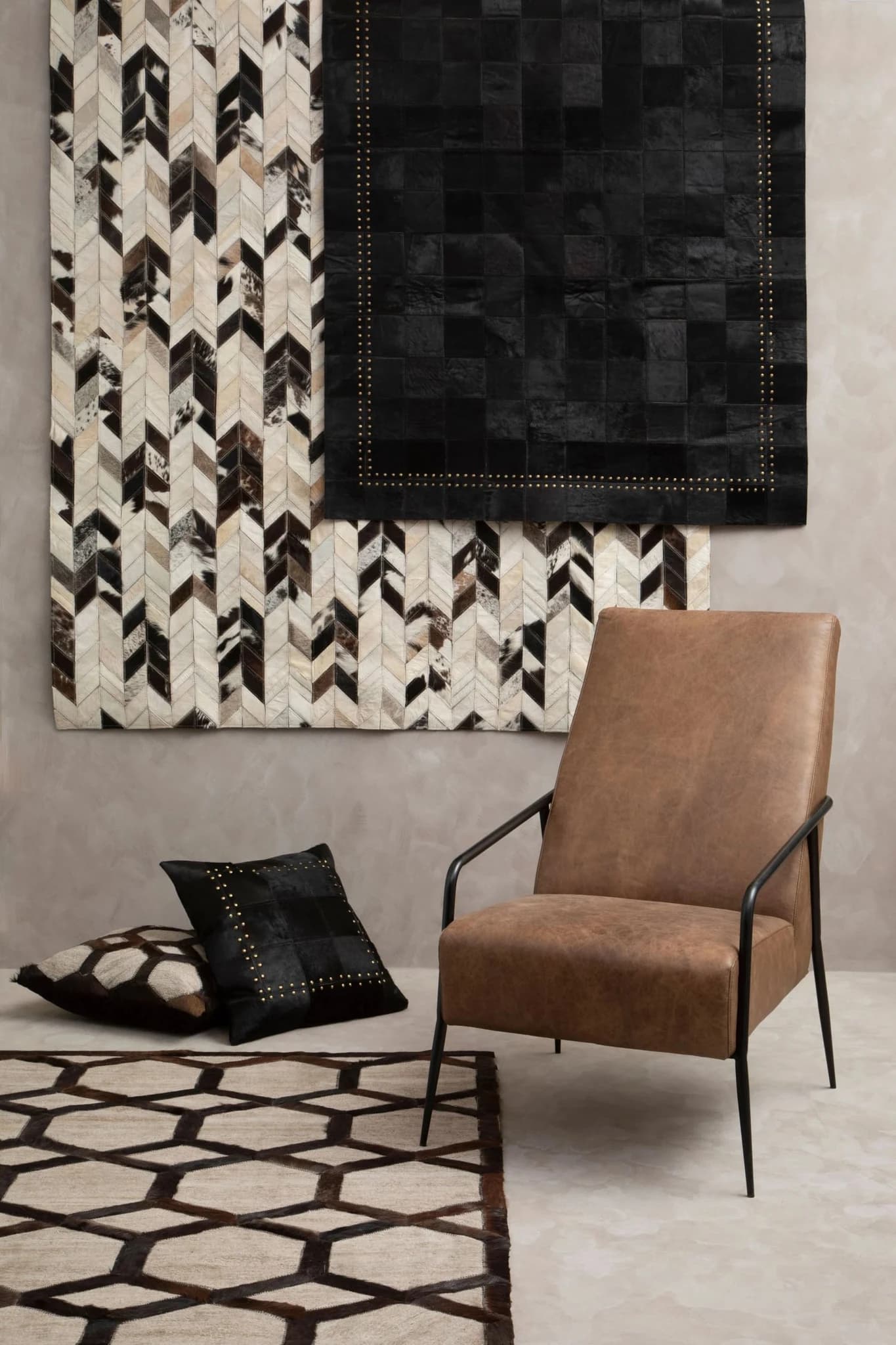 Bosie Safira Large Grey Rug with Black Hair on Leather - Decorative, photo 5 of 8