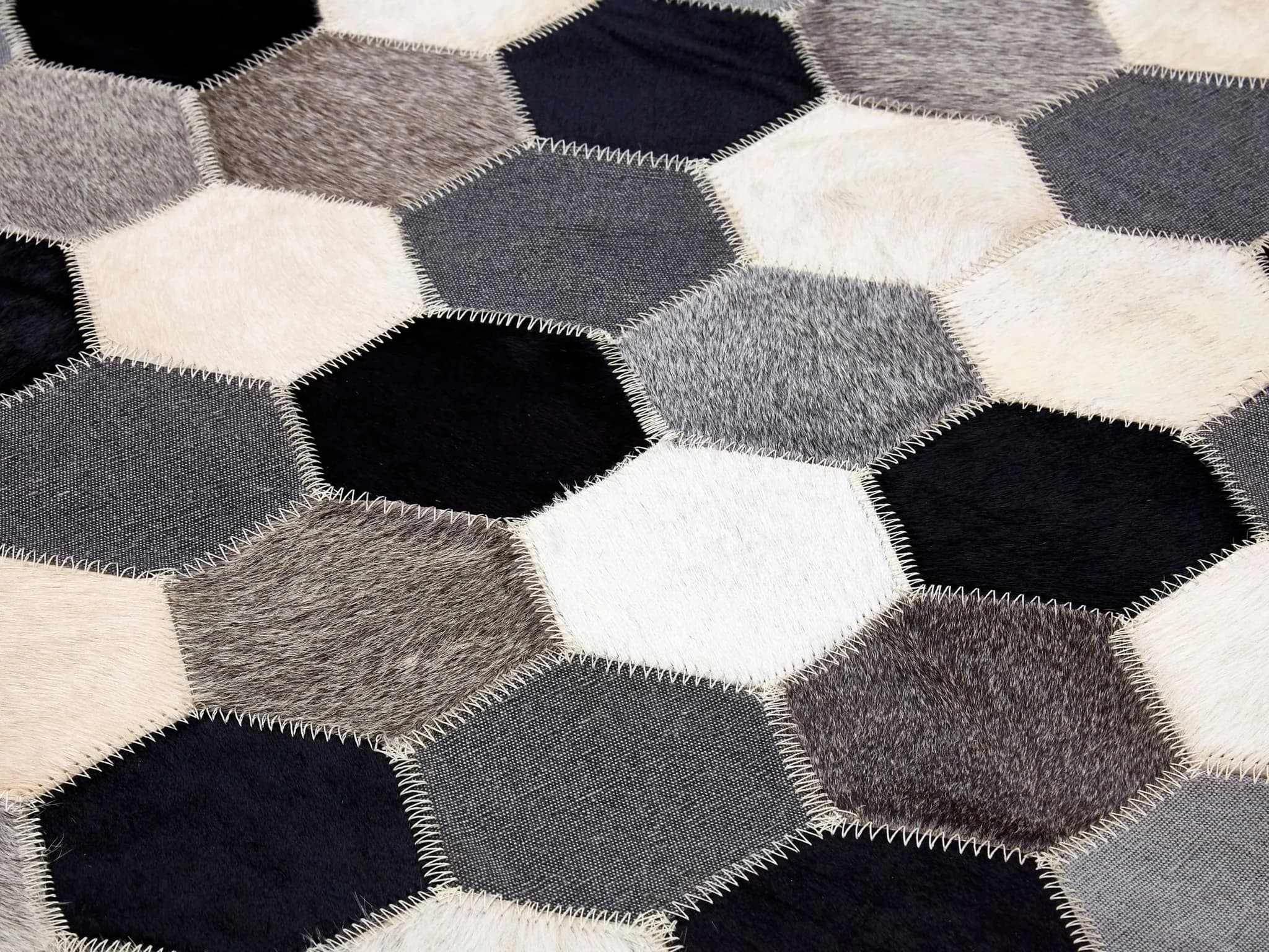 Bosie Safira Small Hair on Leather Hexagon Patchwork Rug - Decorative, photo 2 of 3