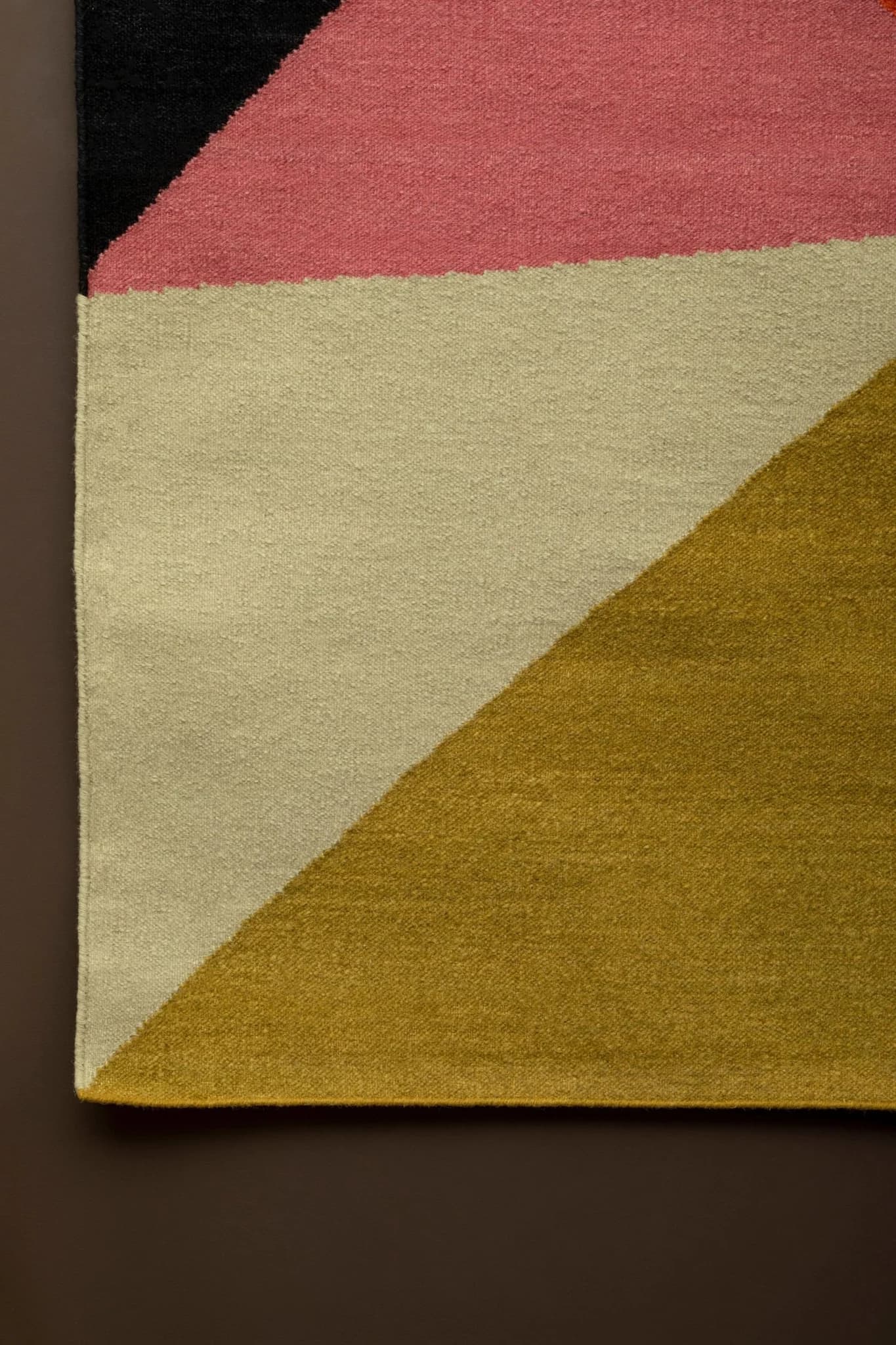 Bosie Villon Rug With Triangular Shapes Design - Decorative, photo 2 of 7