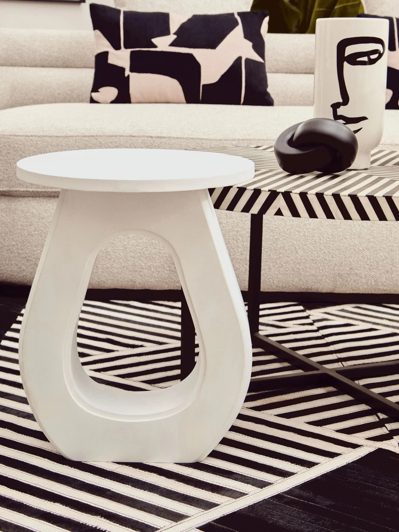 Bosie Safira Black And White Stripes Hair on Leather Small Rug - Decorative, photo 3 of 8