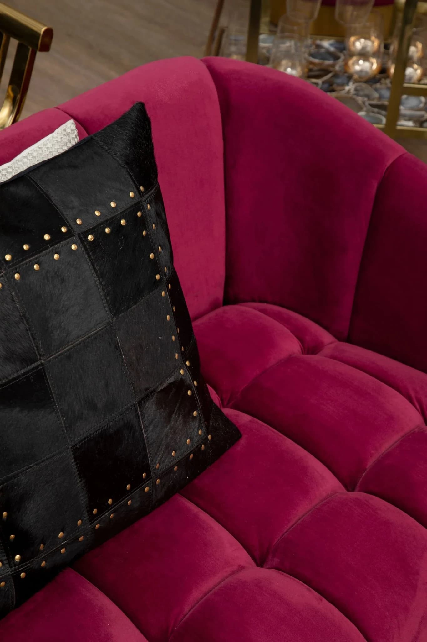 Bosie Safira Black Hair on Leather Patchwork Cushion - Decorative, photo 7 of 8