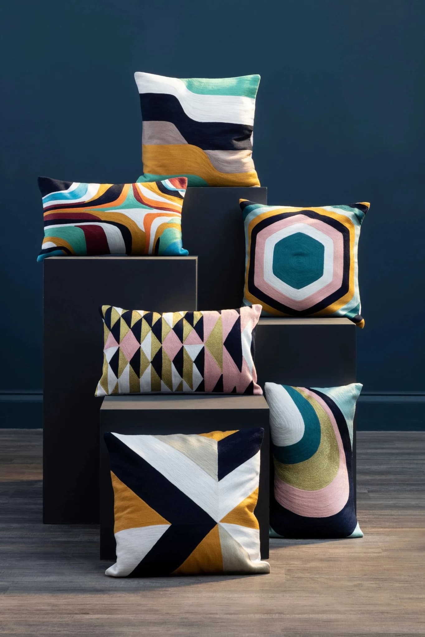 Bosie Ozella Multi Colour Abstract Arc Design Rectangular Cushion - Decorative, photo 7 of 8
