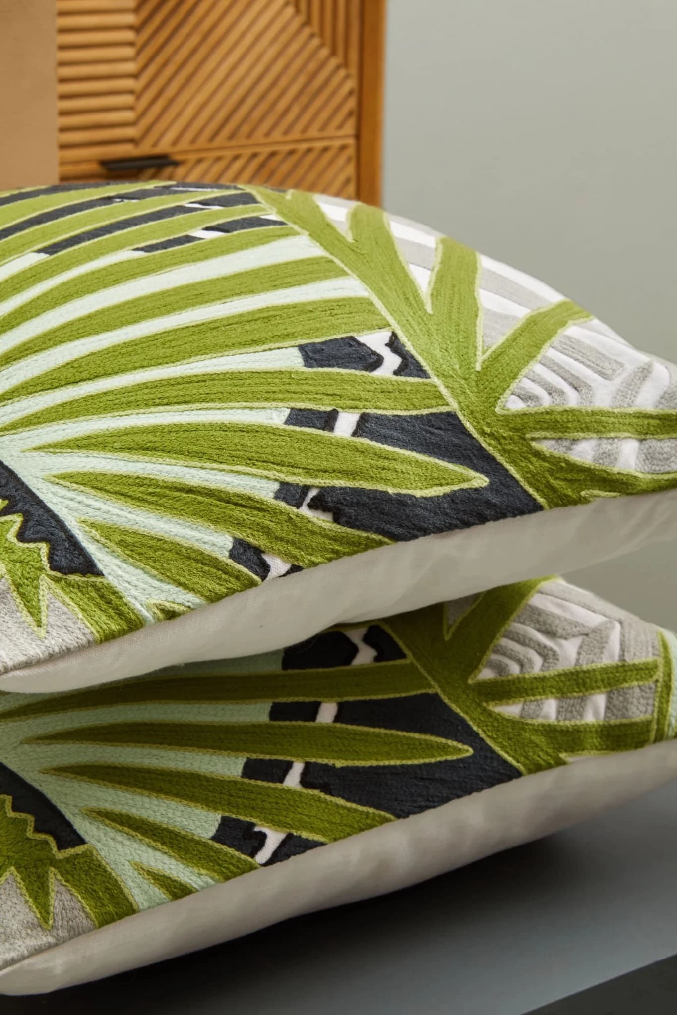 Bosie Ozella Green Botanical Design Square Cushion - Decorative, photo 6 of 8