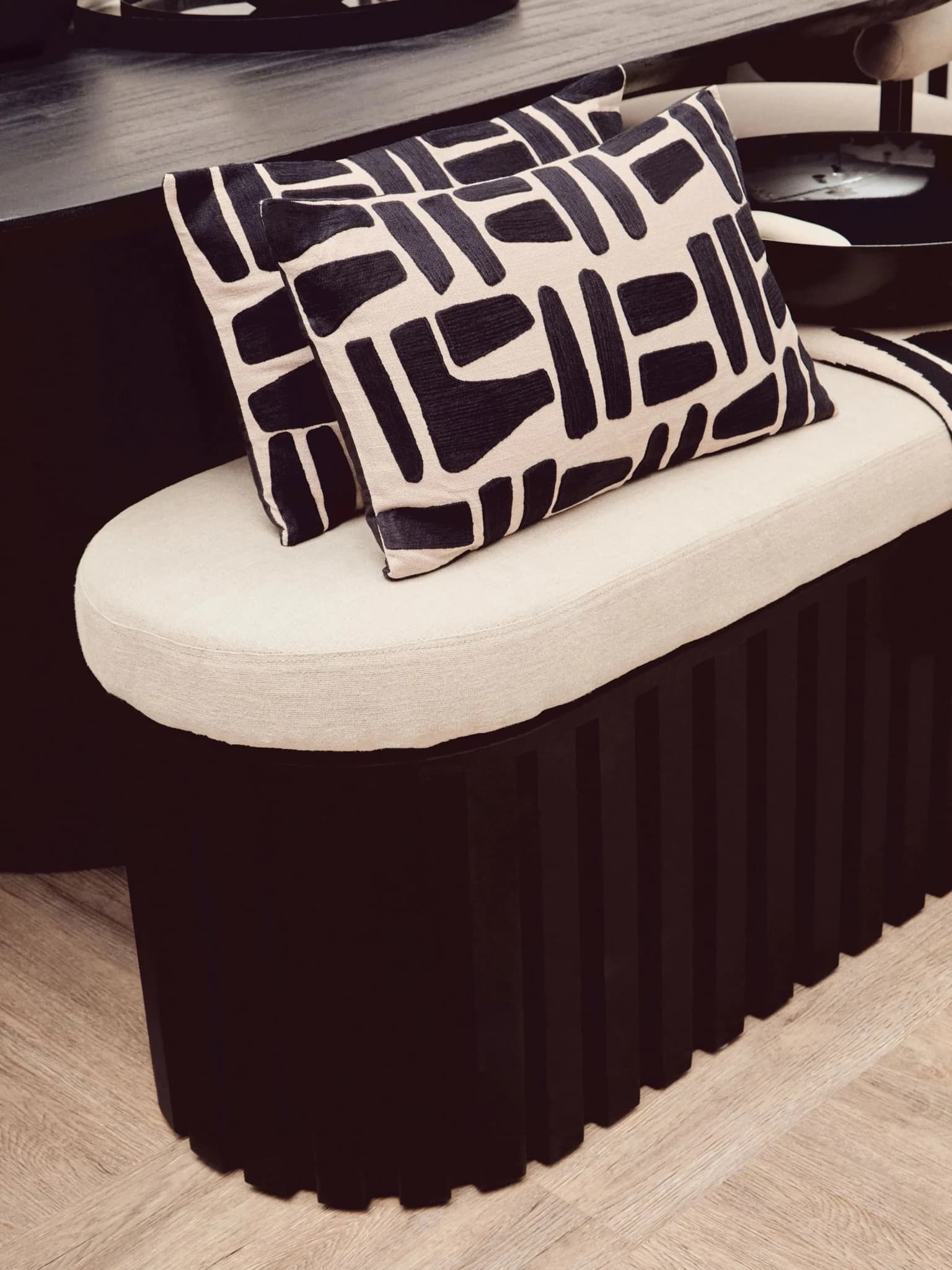 Bosie Ozella Natural And Black Rectangular Cushion - Decorative, photo 6 of 8