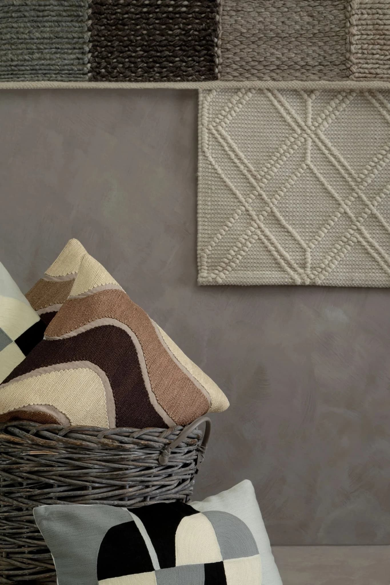 Bosie Ozella Circular Embroidered Rectangular Cushion - Decorative, photo 7 of 8