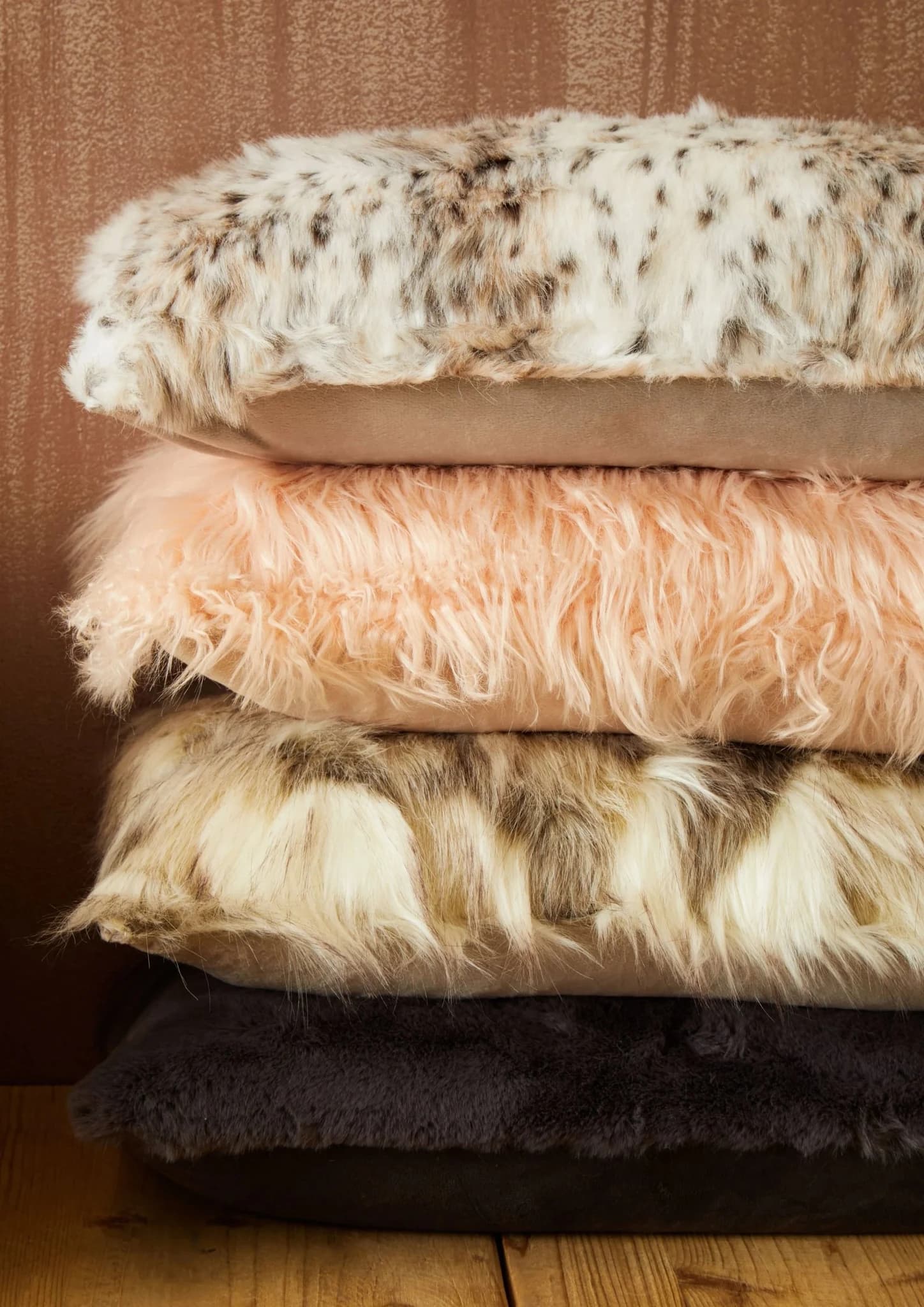 Bosie Lamina Grey Rectangular Fur Cushion - Decorative, photo 2 of 8