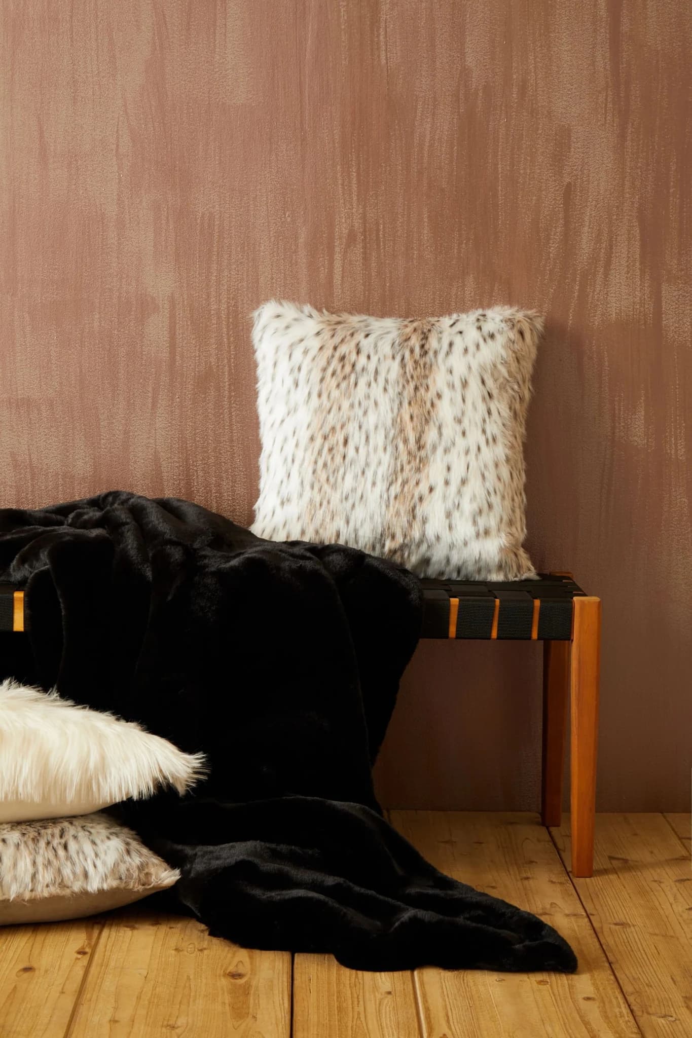 Bosie Lamina Black Faux Fur Throw - Decorative, photo 4 of 7