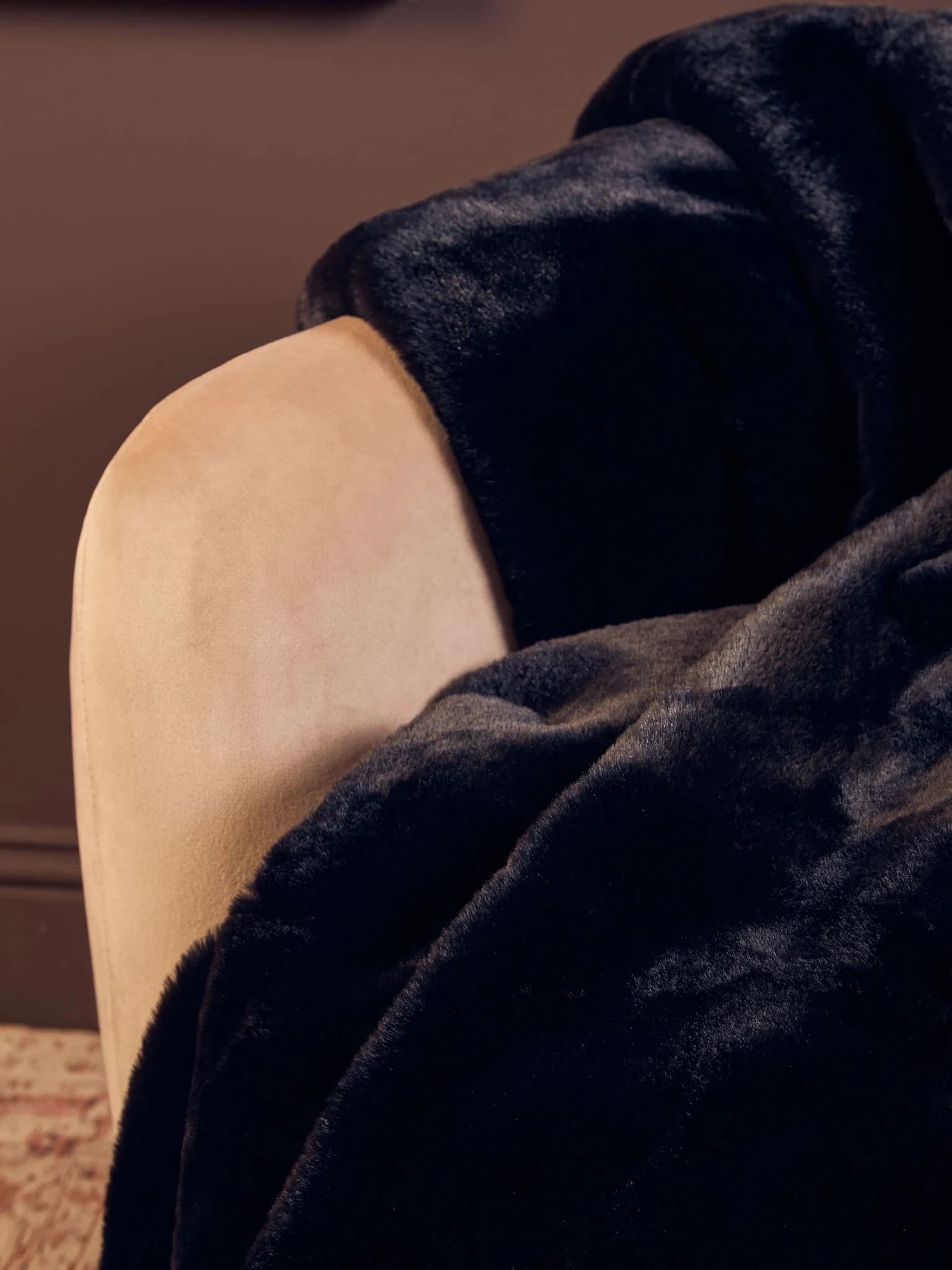 Bosie Lamina Black Faux Fur Throw - Decorative, photo 2 of 7