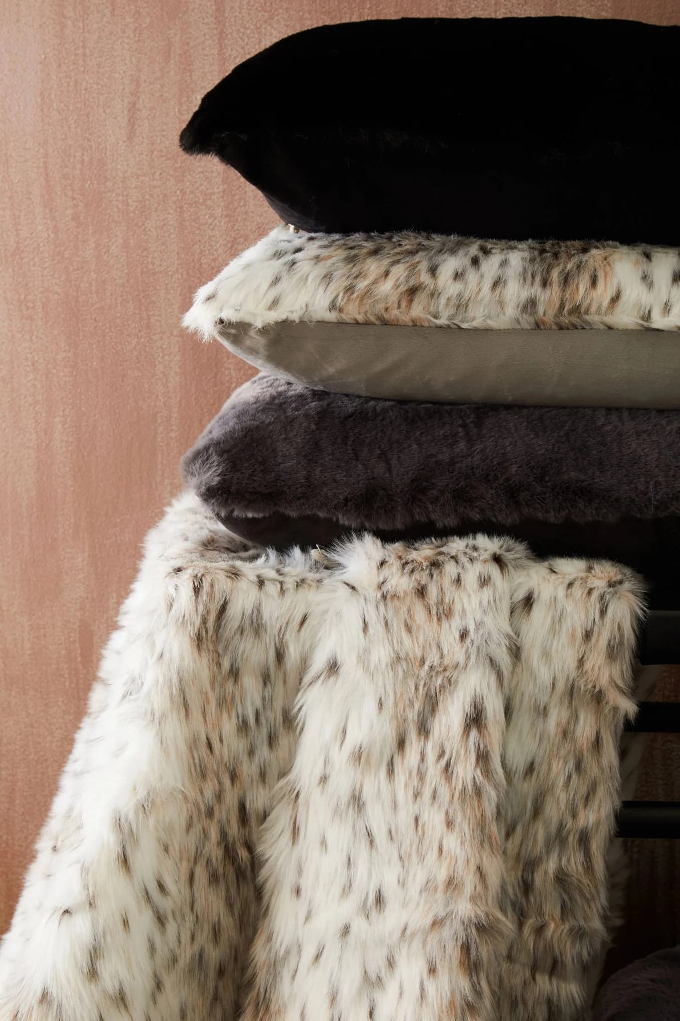 Bosie Lamina Animal Print Fur Throw - Decorative, photo 4 of 8