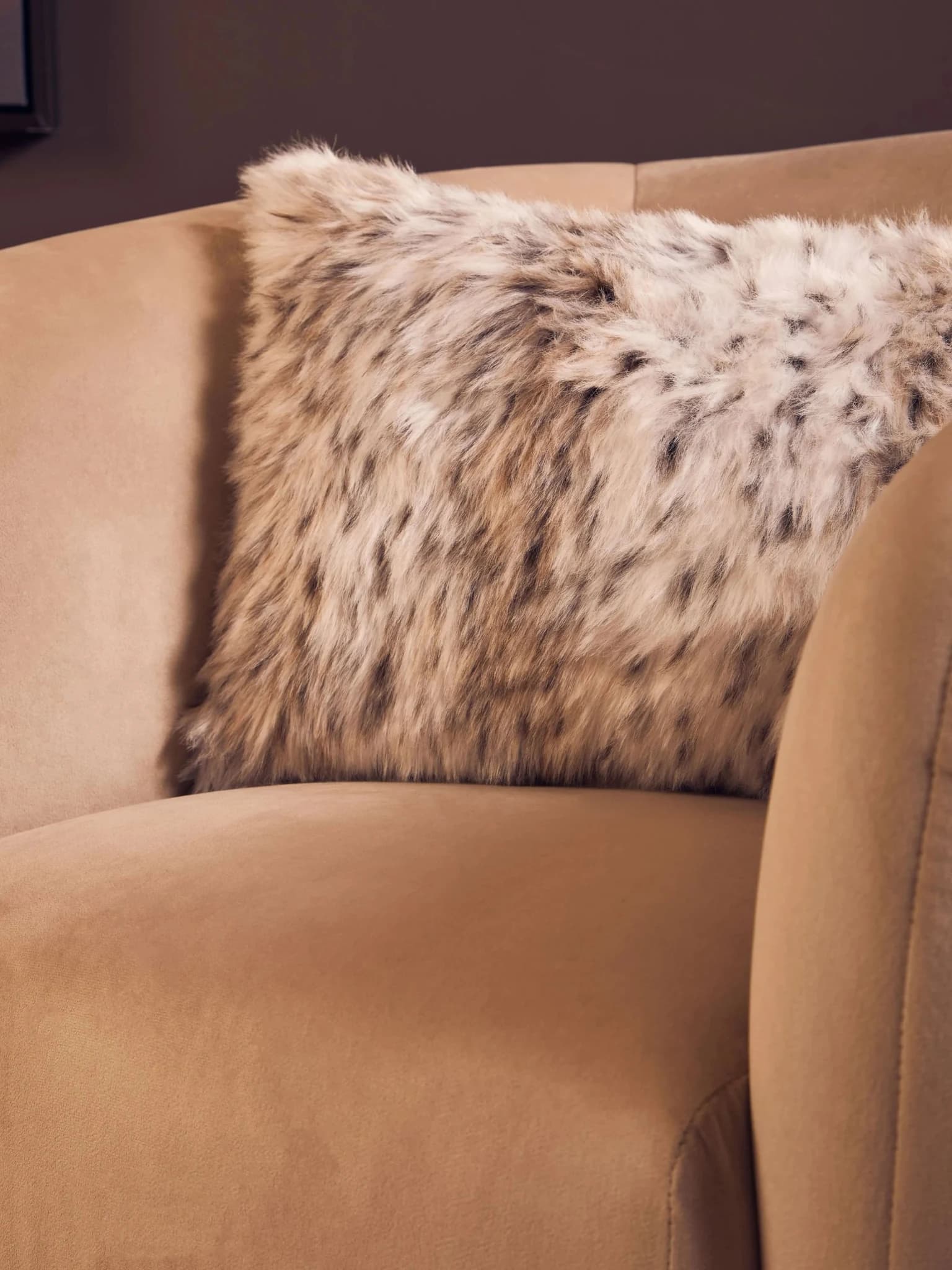 Bosie Lamina Animal Print Rectangular Fur Cushion - Decorative, photo 3 of 8