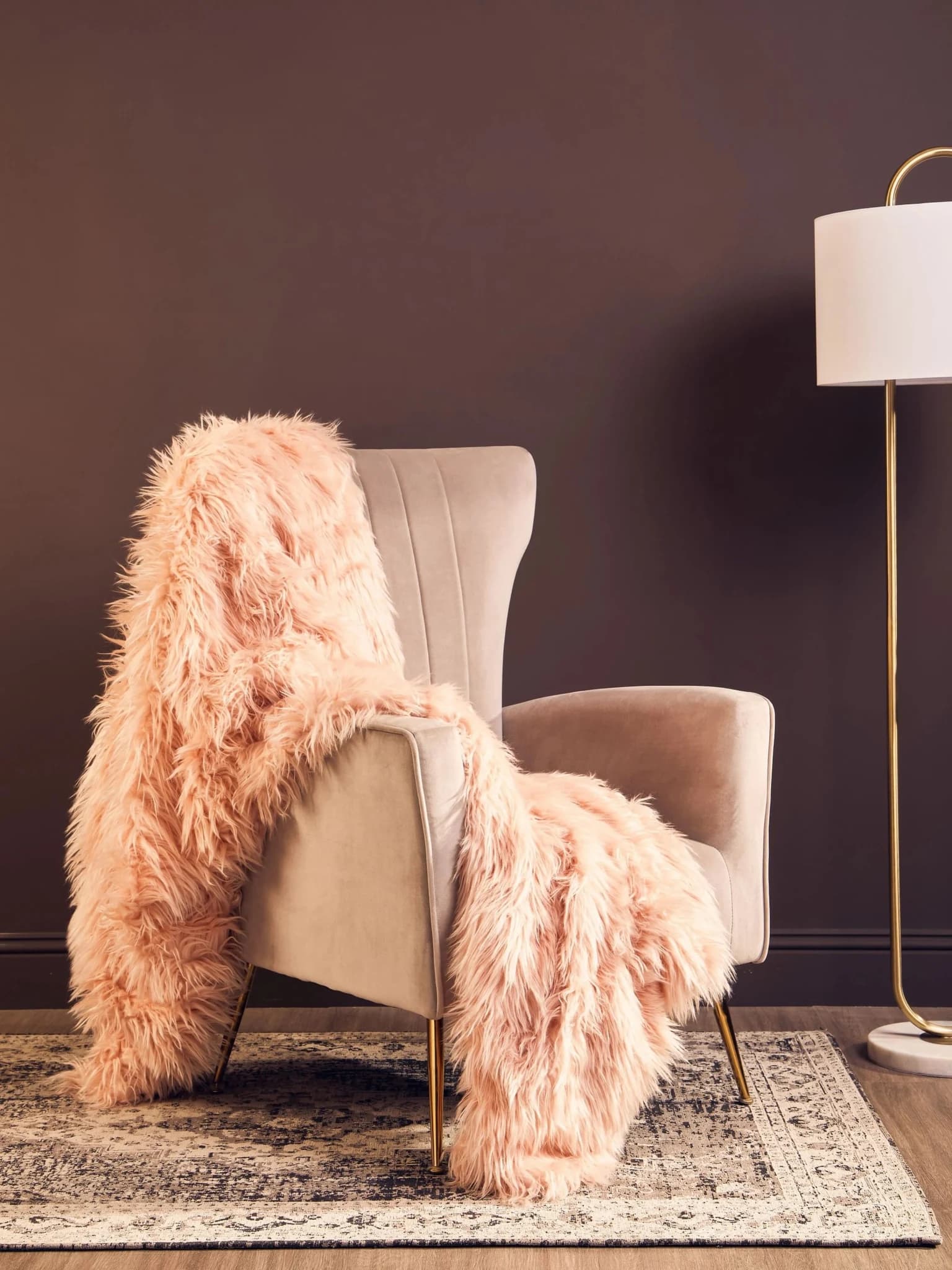 Bosie Lamina Pink Faux Fur Throw - Decorative, photo 8 of 8