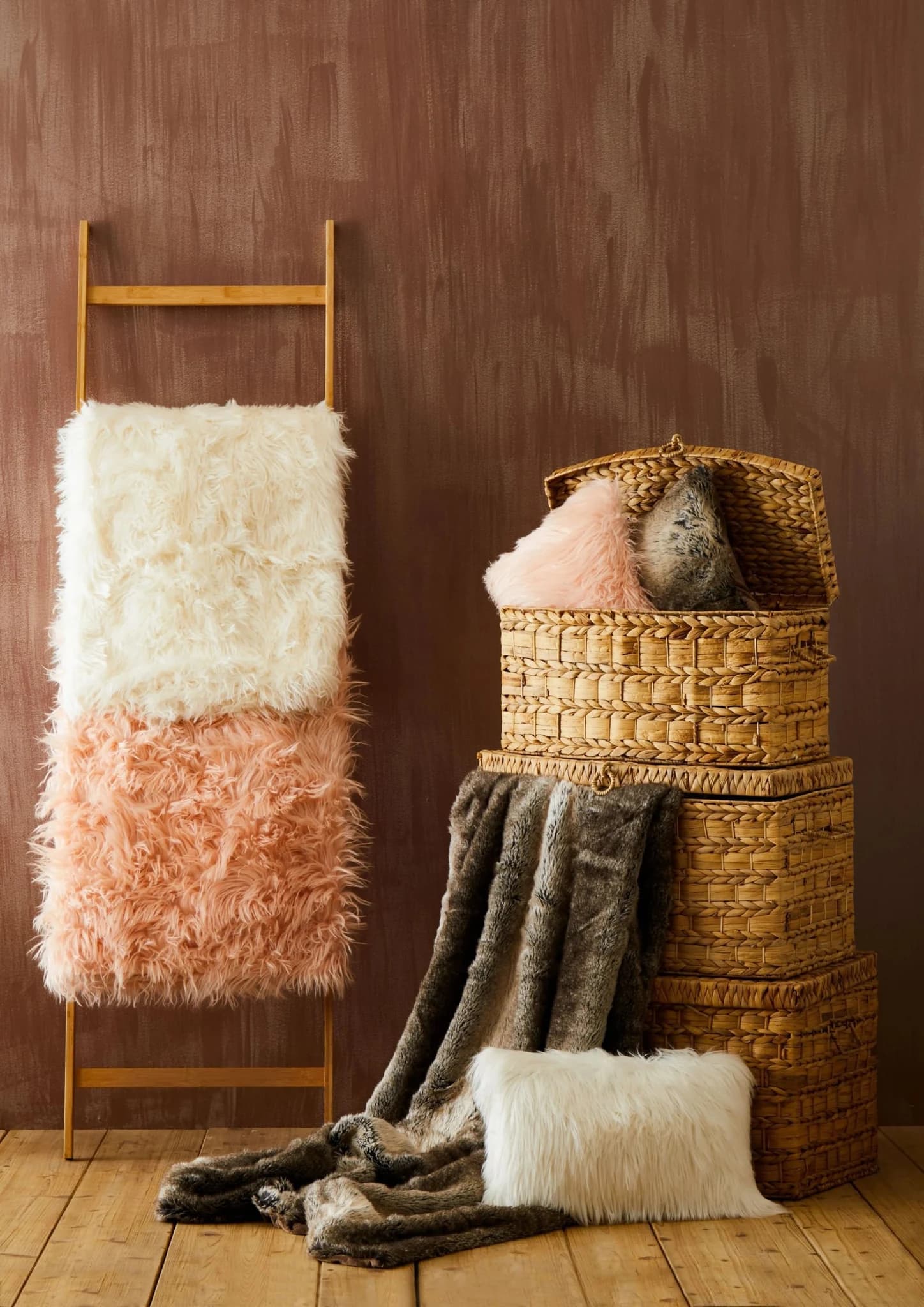 Bosie Mongolian Faux Fur Pink Square Cushion - Decorative, photo 2 of 7