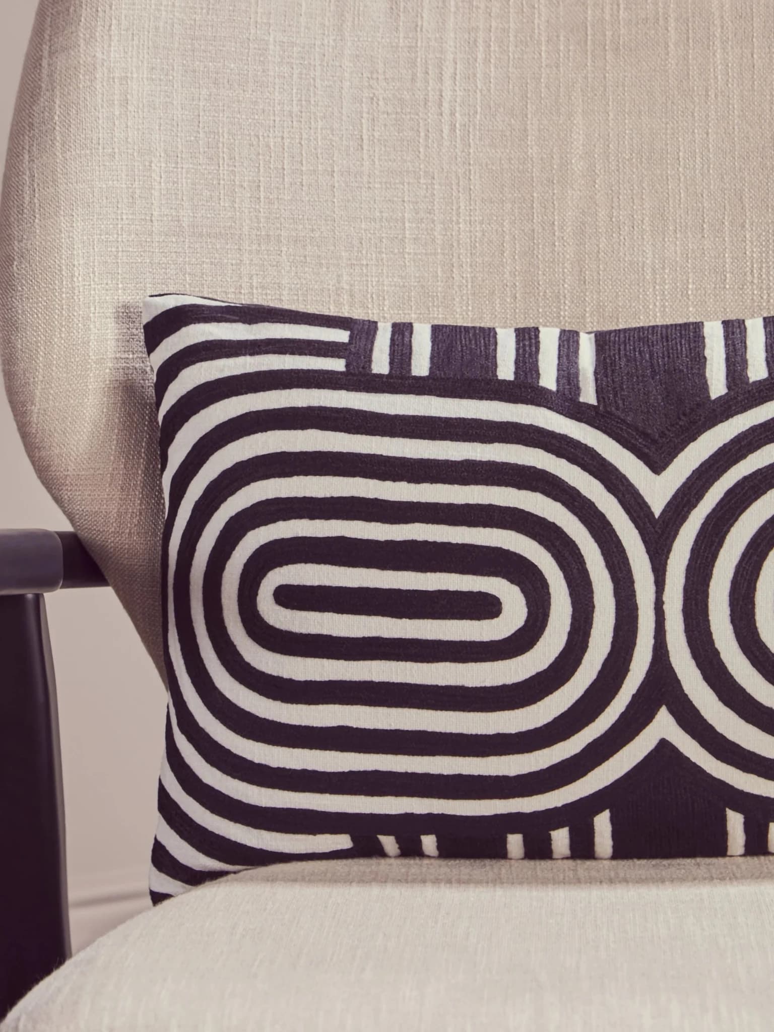 Bosie Ozella Black And White Rectangular Cushion - Decorative, photo 3 of 8