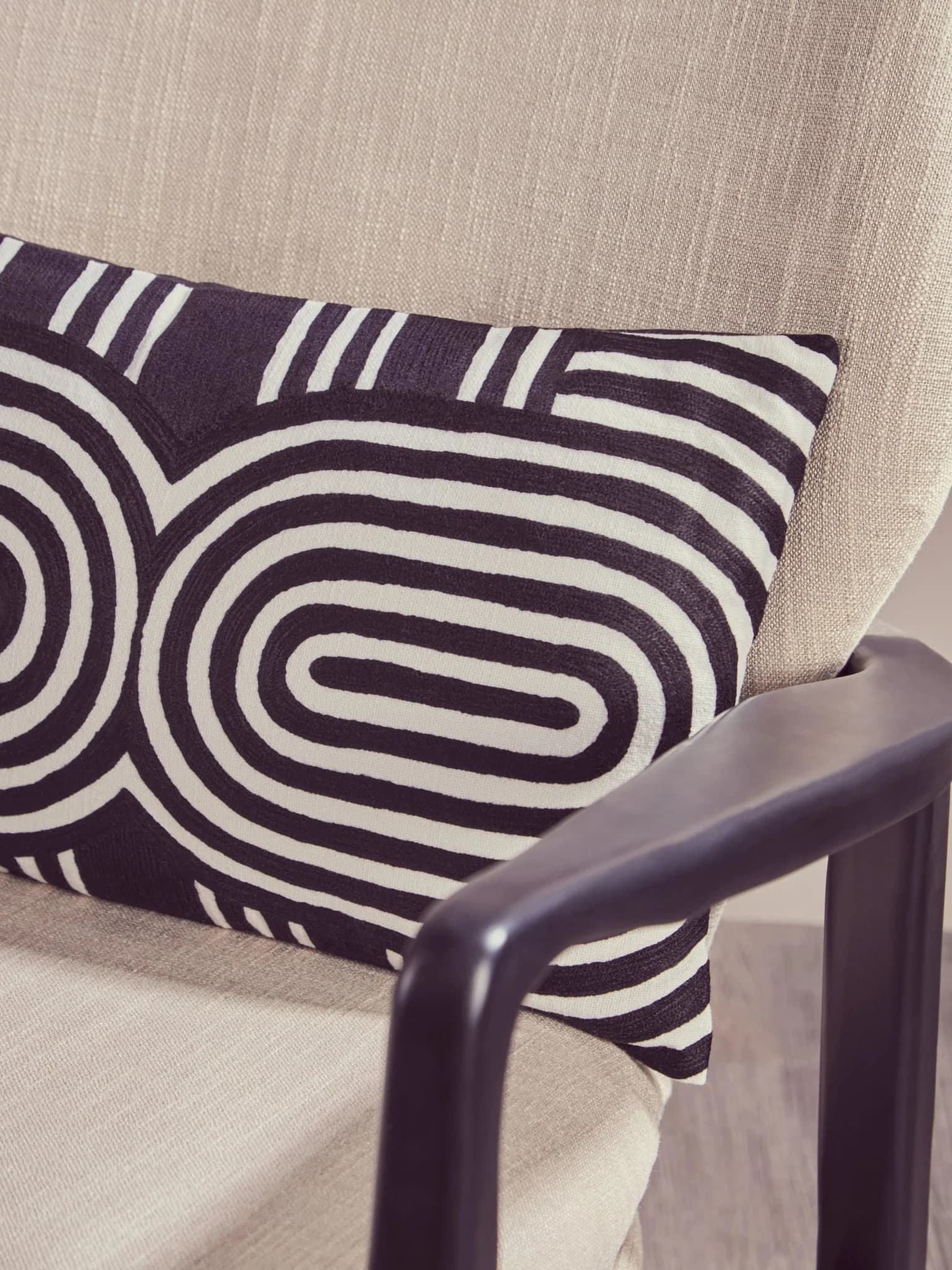 Bosie Ozella Black And White Rectangular Cushion - Decorative, photo 2 of 8