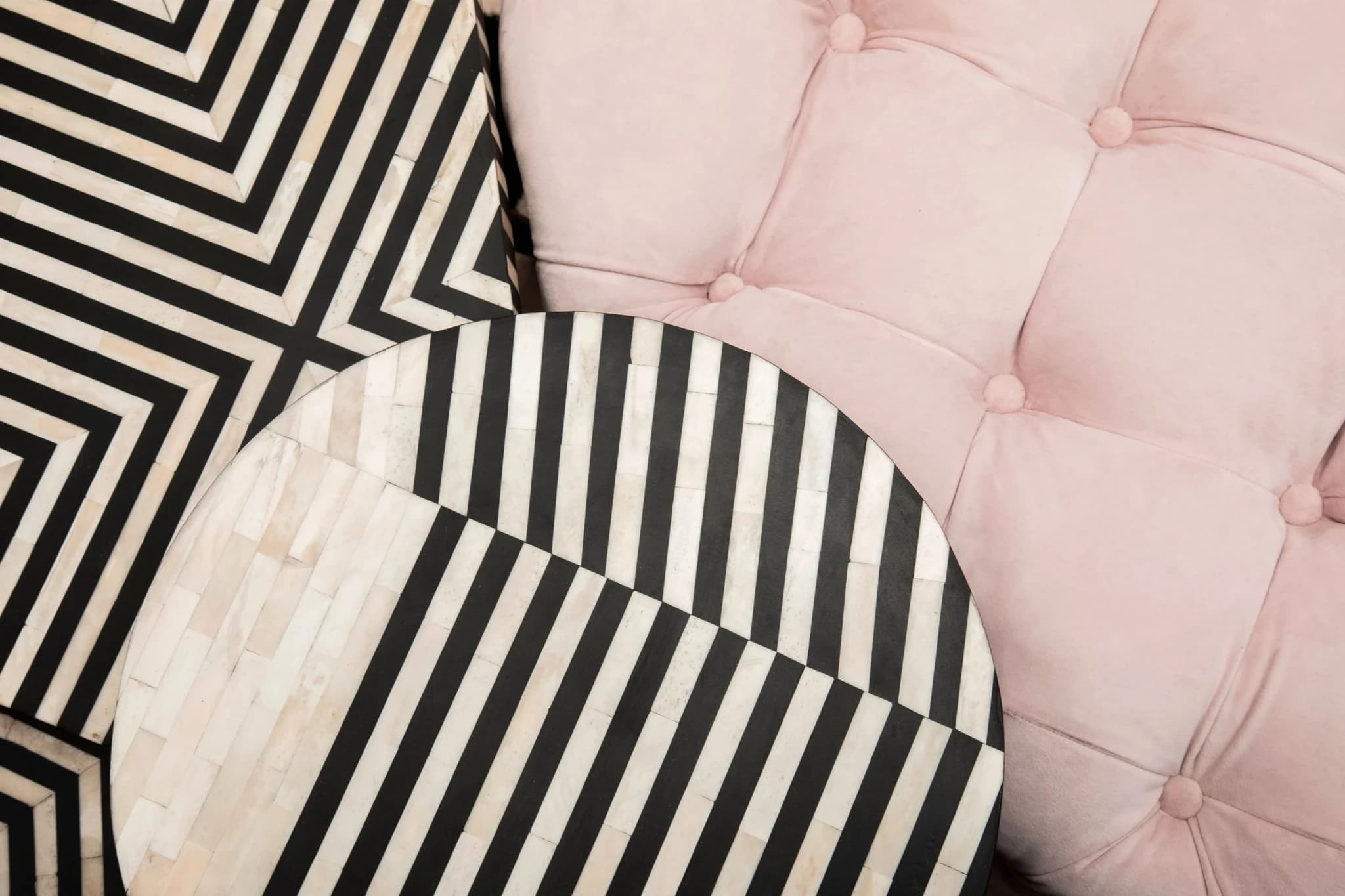 Suri 3 Seat Pale Pink Velvet Modern Chesterfield Sofa - Seating, photo 3 of 8