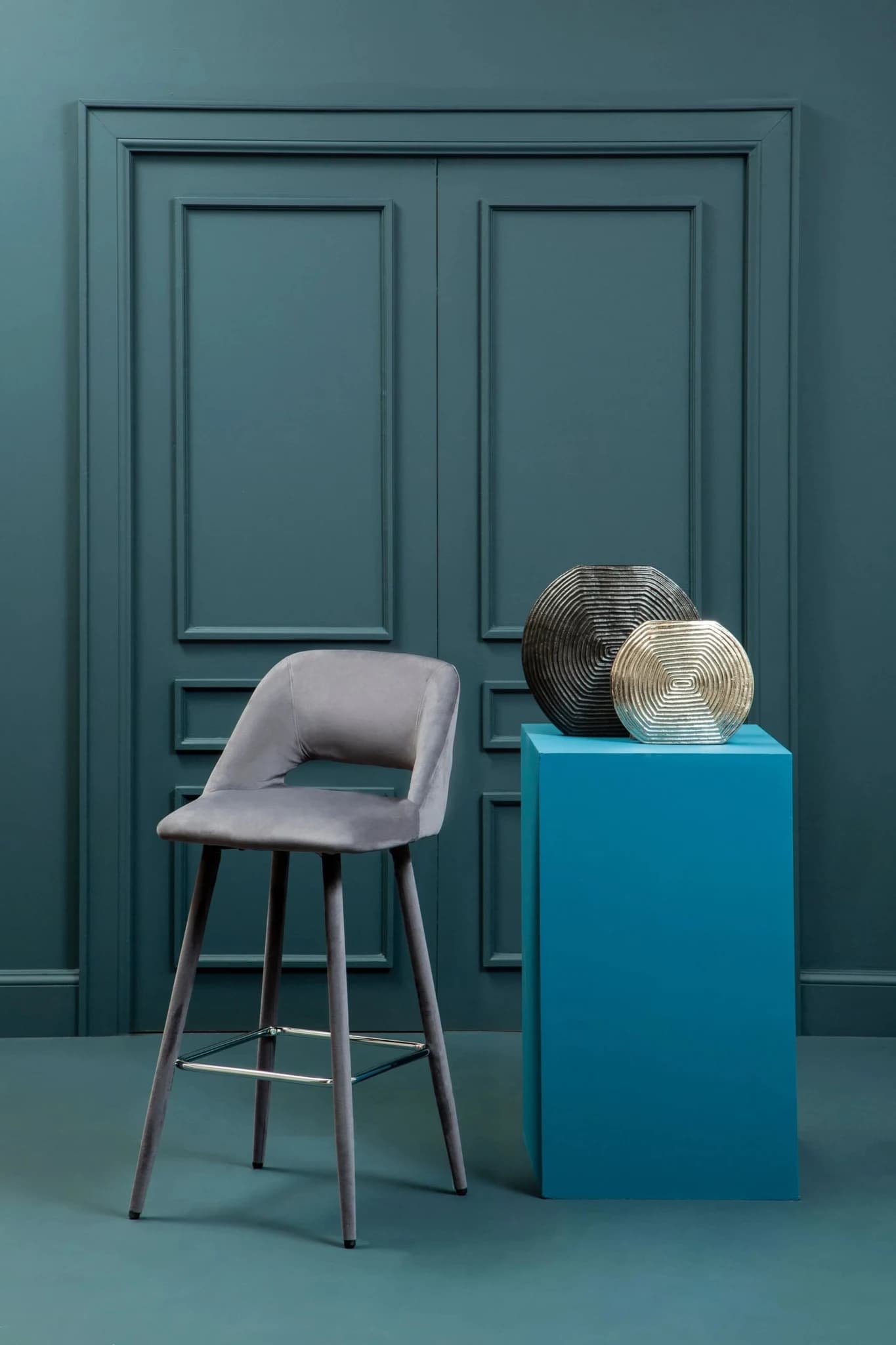 Warren Grey Velvet Bar Chair with Silver Finish Footrest - Seating, photo 3 of 8