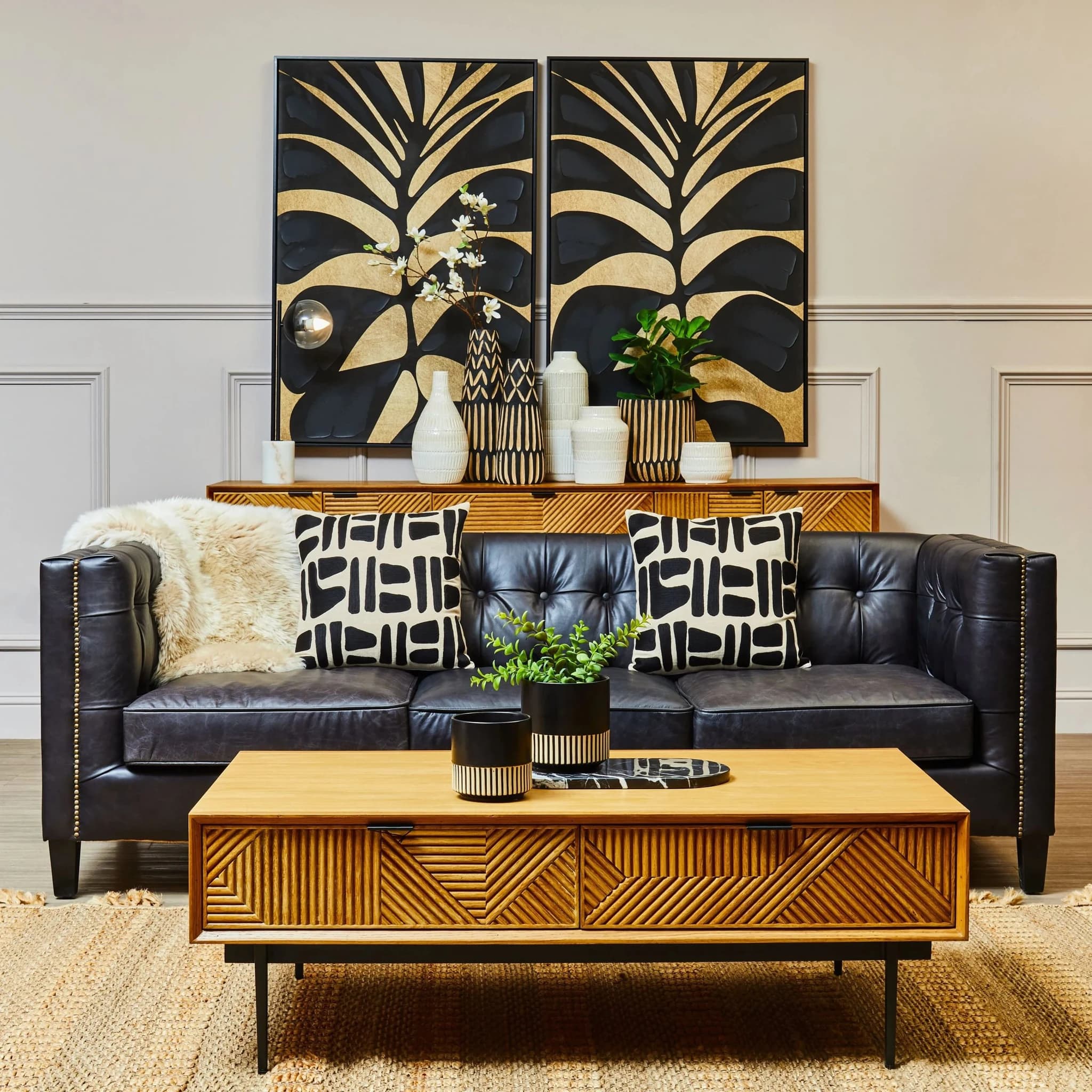 King Black Leather Three Seat Modern Chesterfield Sofa - Seating, photo 4 of 8