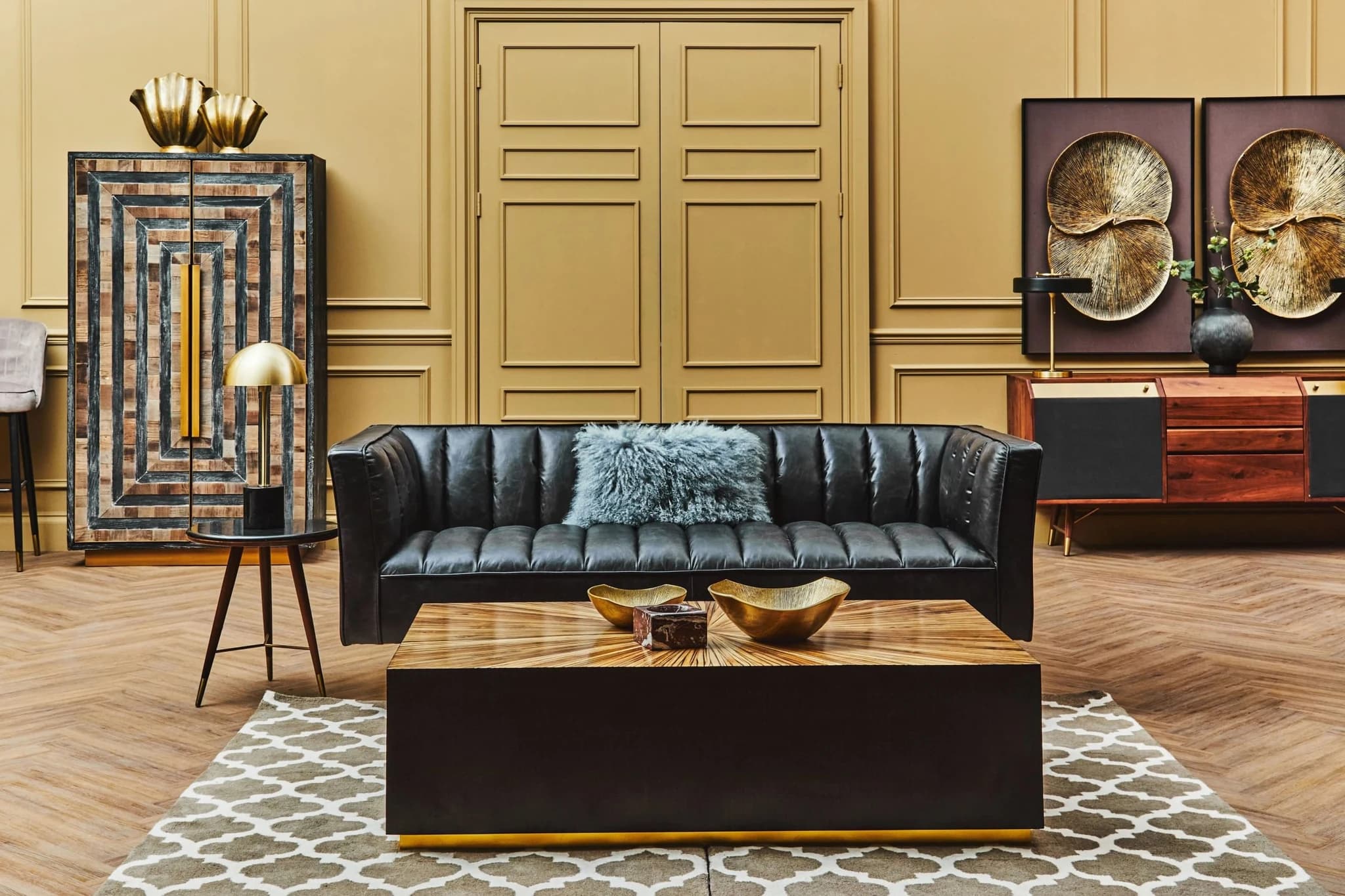 King Black Leather Three Seat Sofa With Flared Arms - Seating, photo 4 of 8