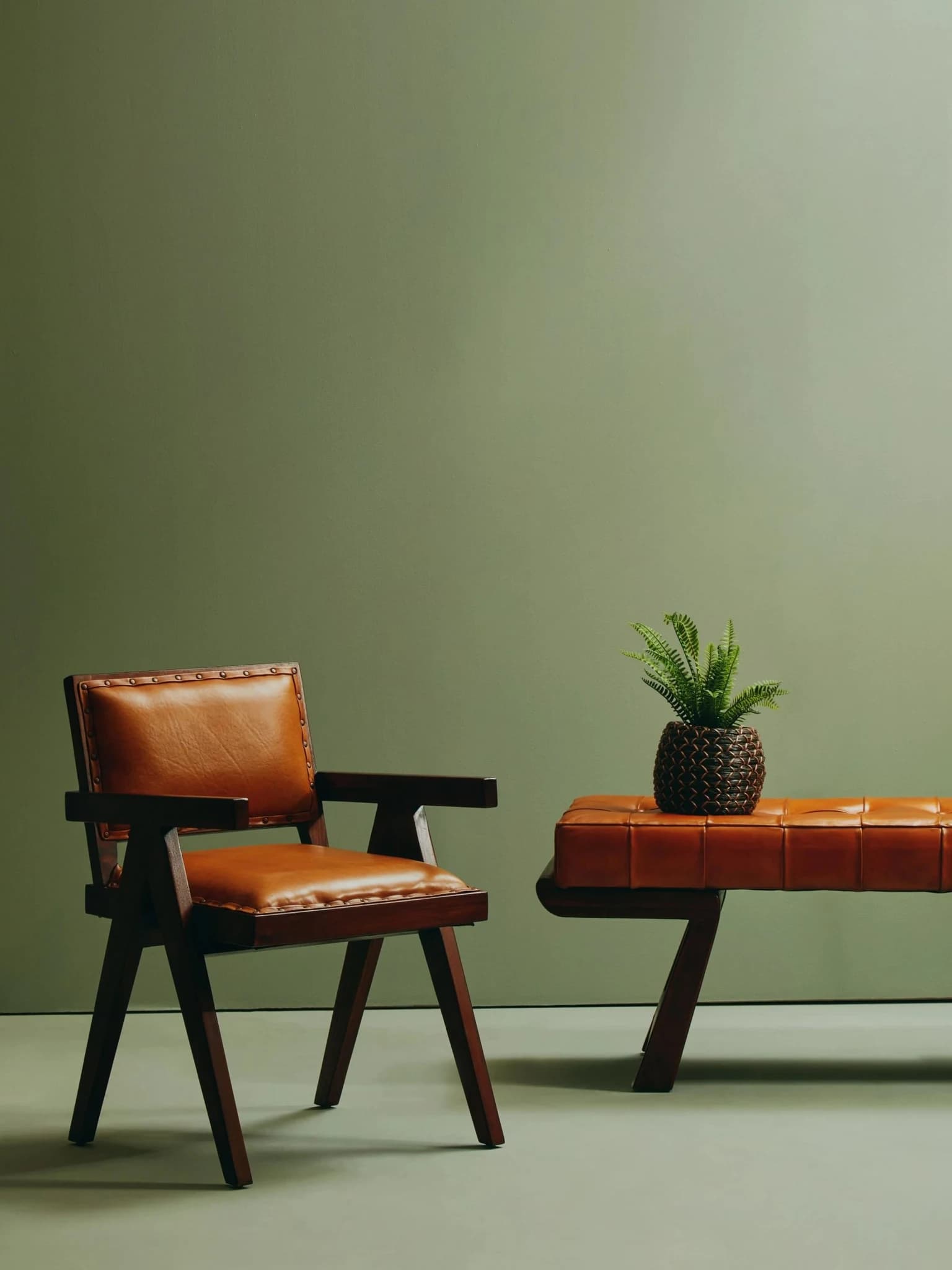 Inca Brown Leather Bench with Cedar Wood Angular Base - Seating, photo 4 of 8