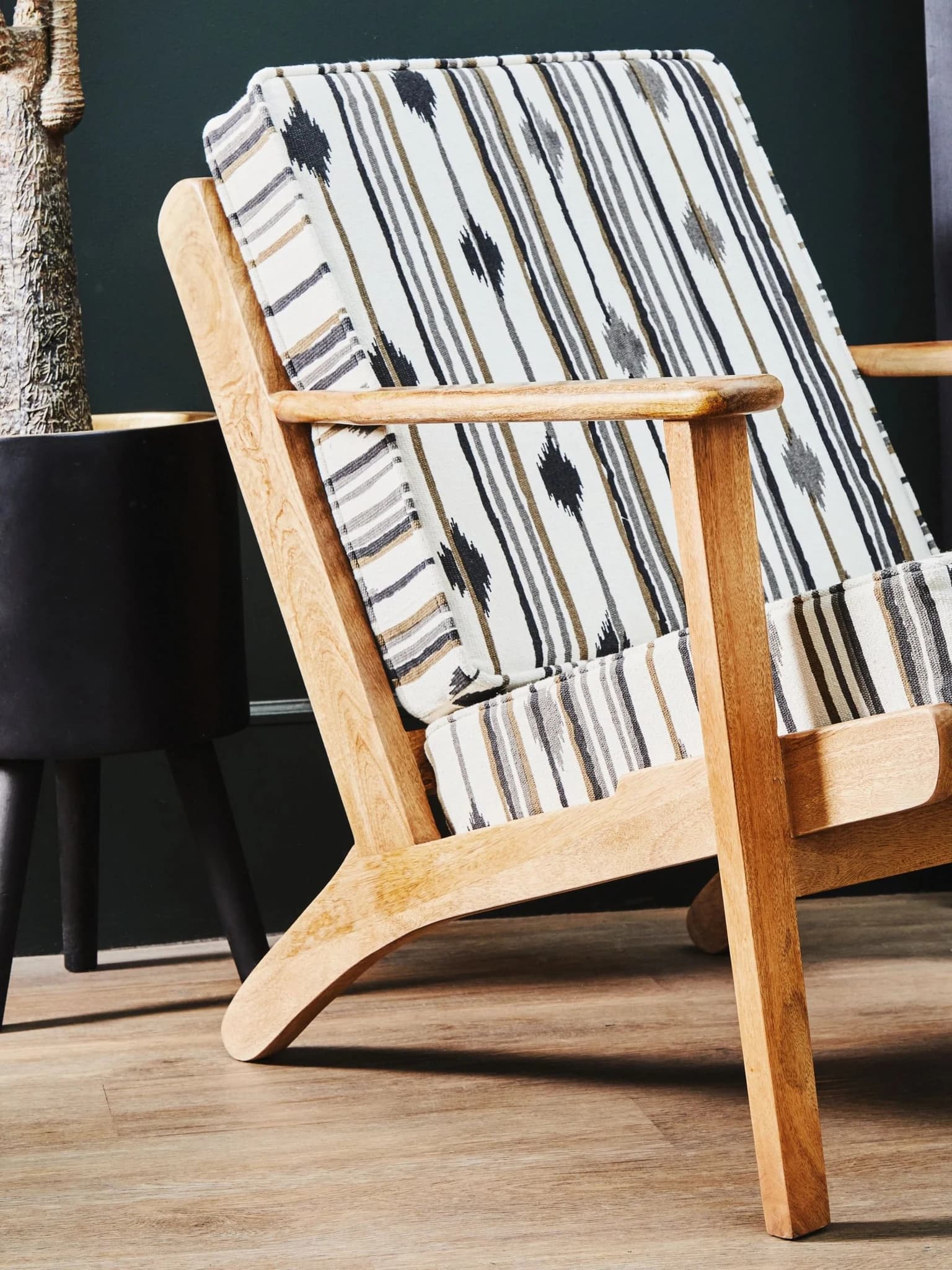 Cefena Armchair With Angular Arms - Seating, photo 3 of 8