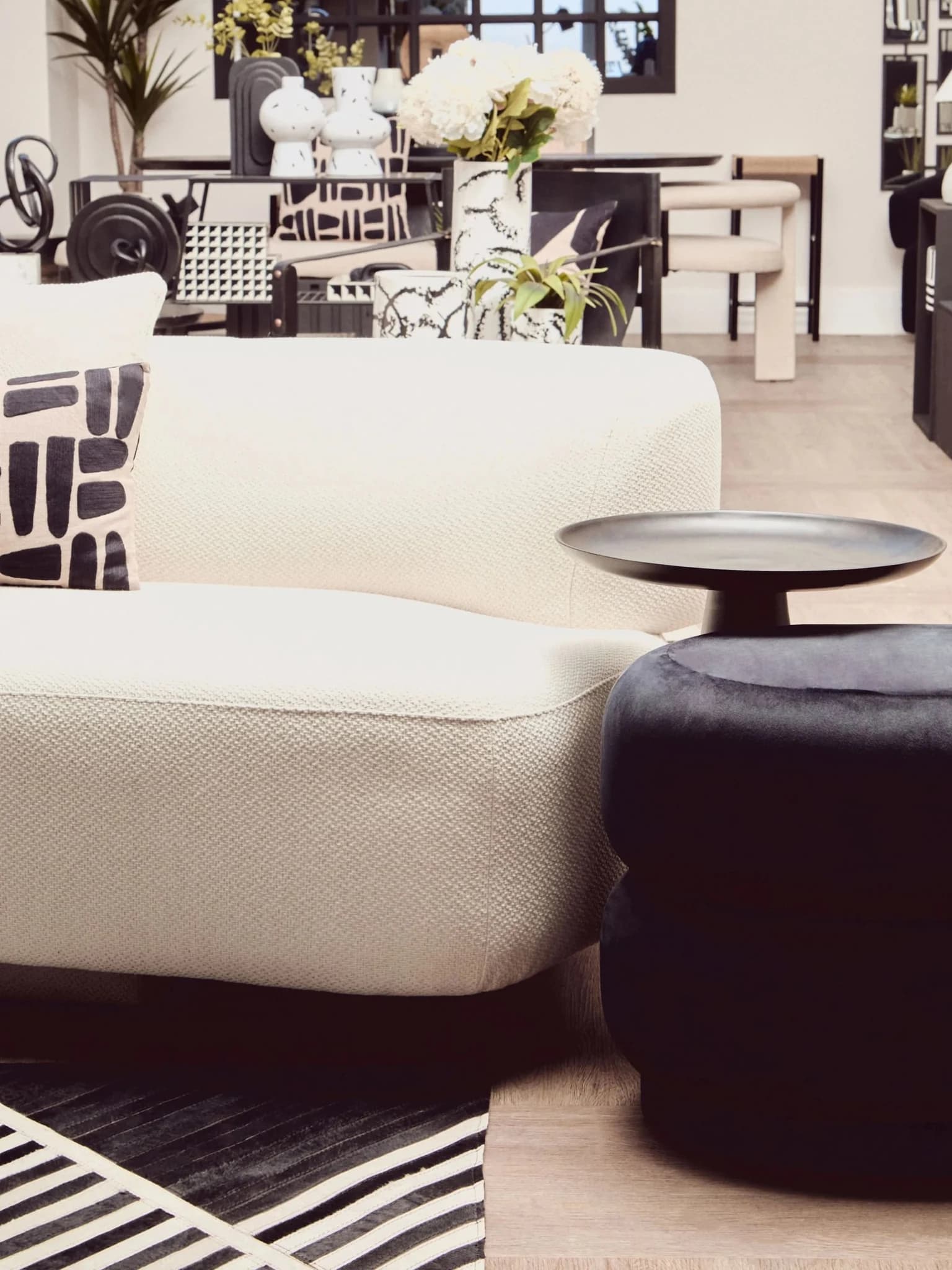Ozzano Cream Linen Three Seater Sofa - Seating, photo 3 of 8