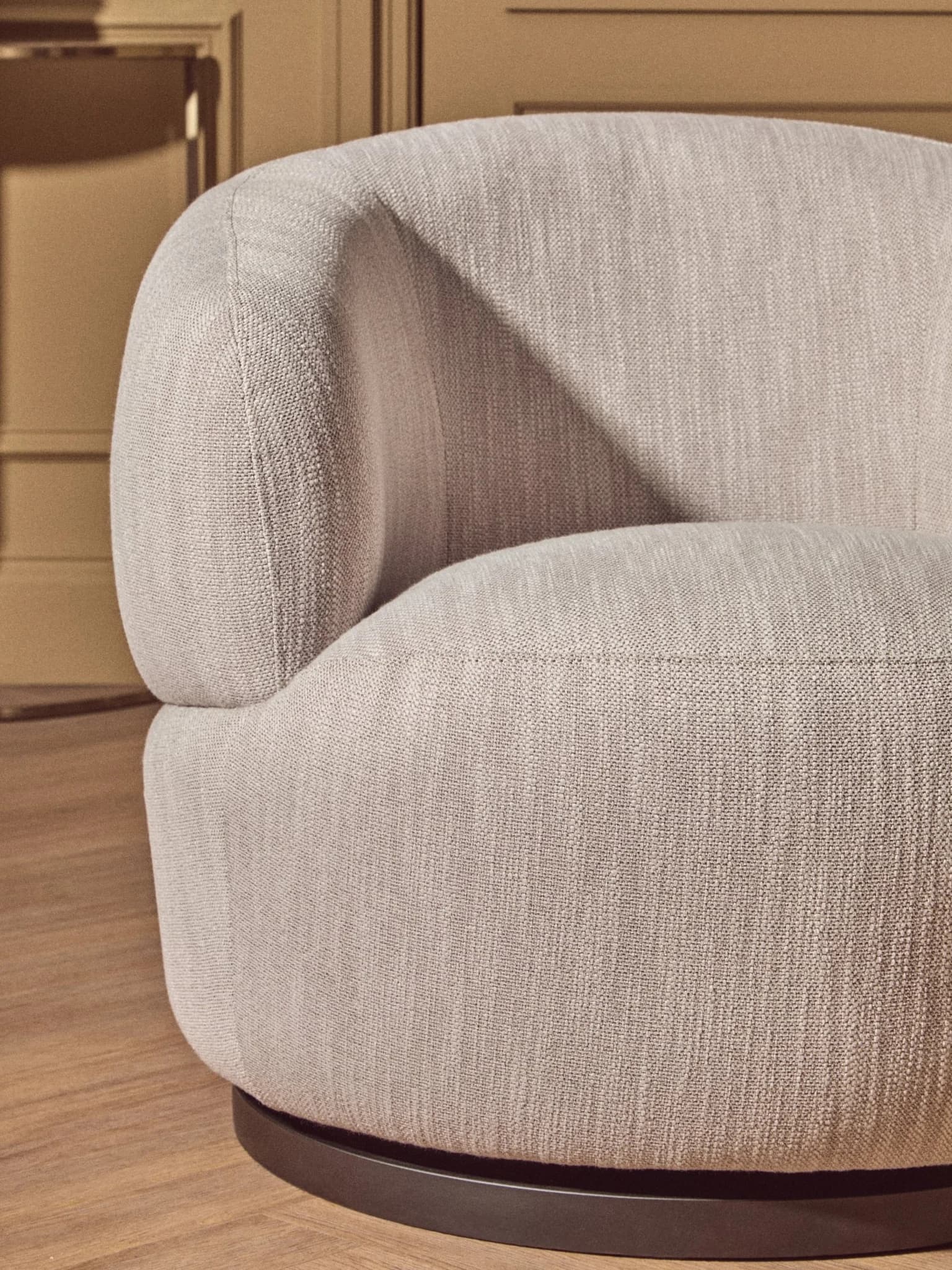 Bordo Textured Grey Curved Swivel Chair - Seating, photo 4 of 8