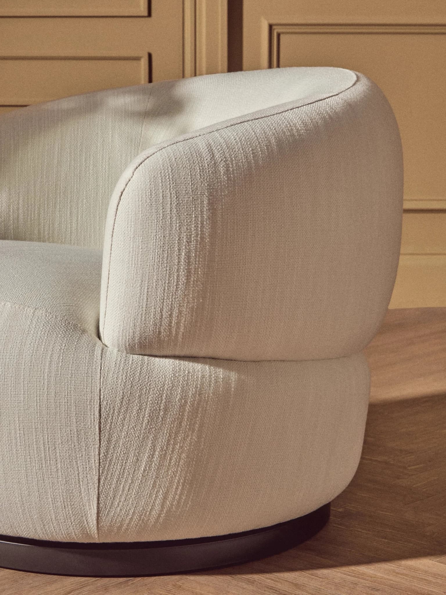 Bordo Textured Cream Curved Swivel Chair - Seating, photo 2 of 8