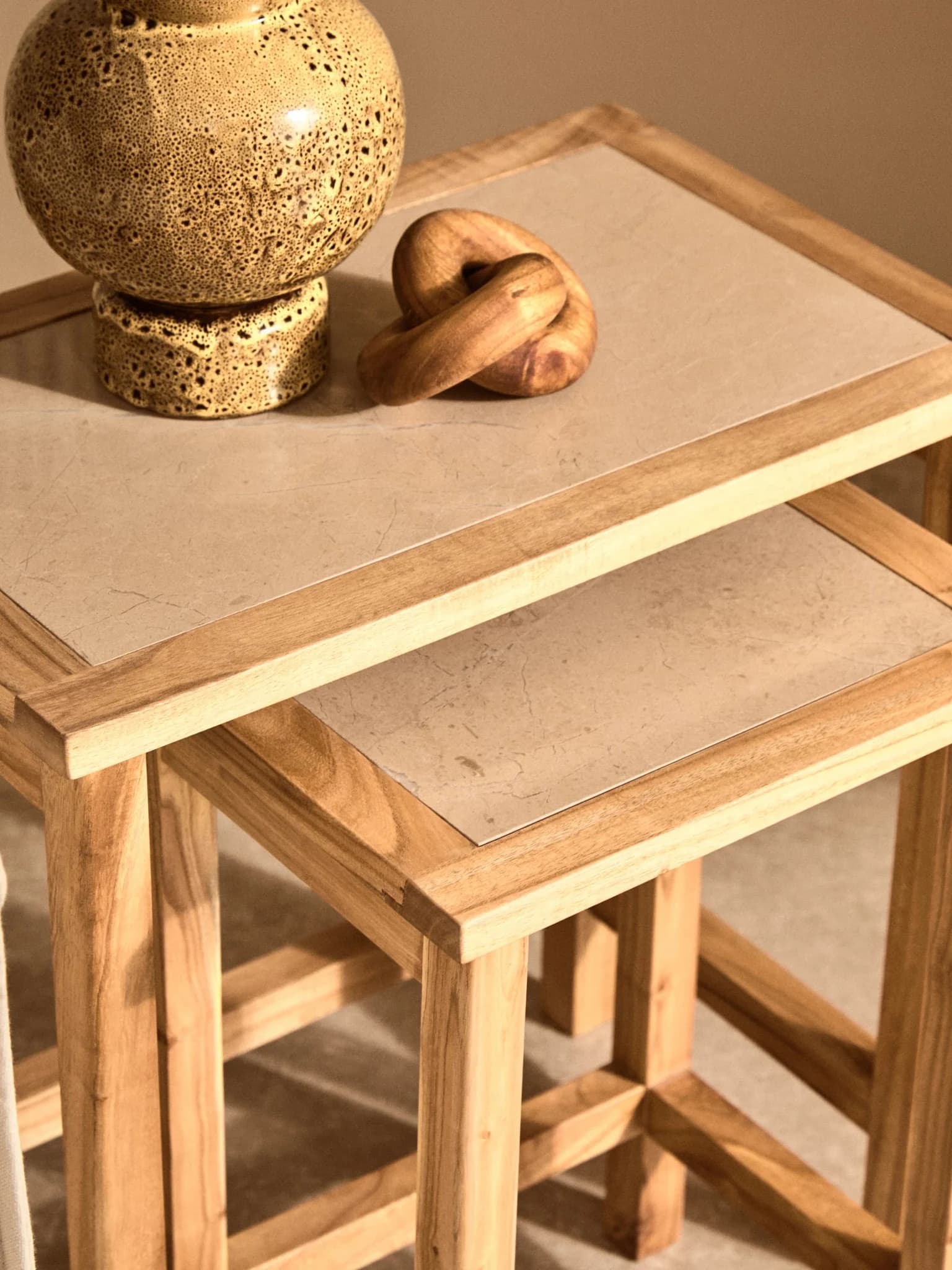 Womad Large Set Of 2 Wooden Side Tables With Cream Marble Tops - Tables, photo 3 of 8