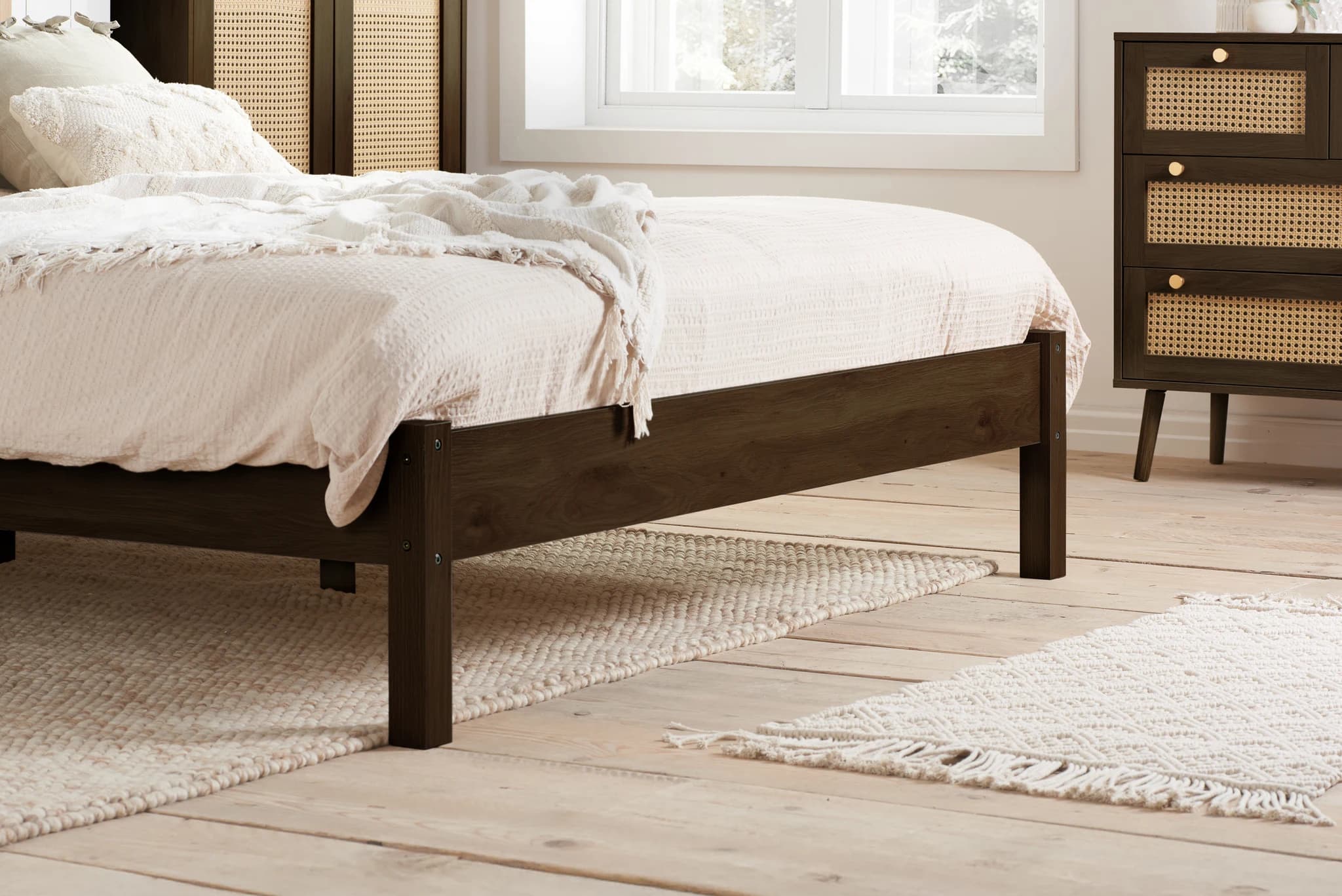 Croxley King Rattan Bed - Beds & bed frames, photo 2 of 10