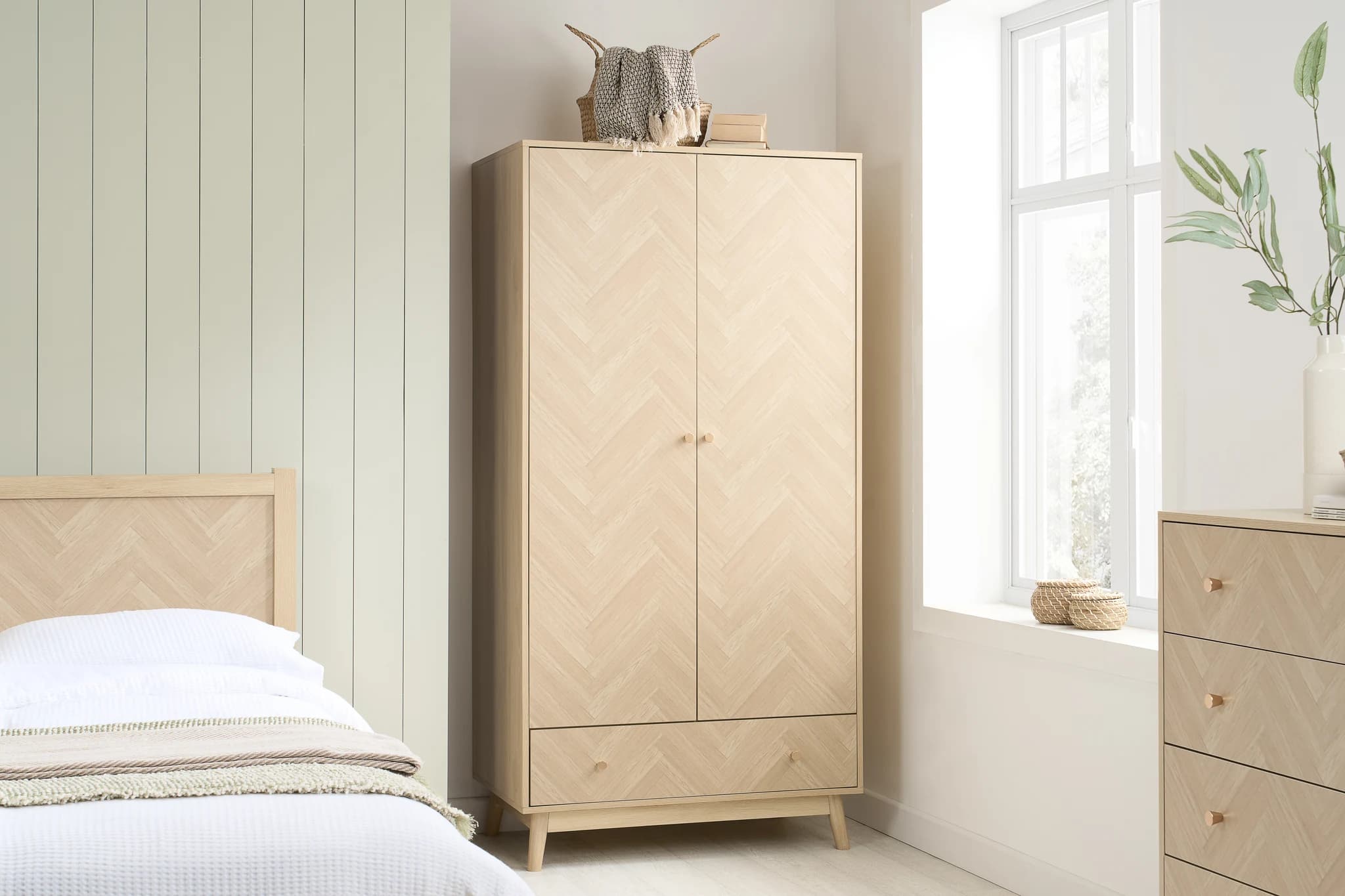 Herringford 2 Door 1 Drawer Wardrobe - Wardrobes, photo 2 of 10