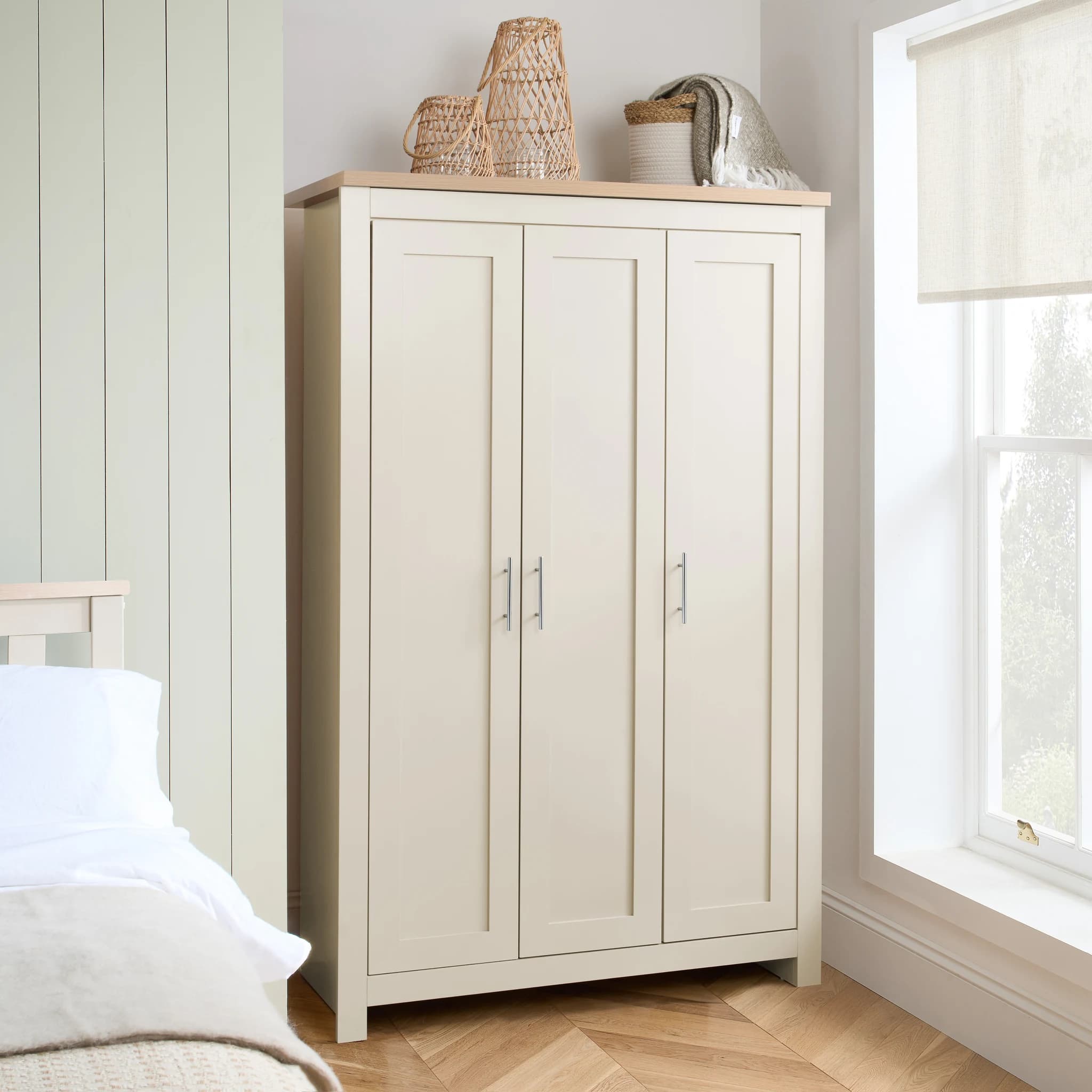 Highgate 3 Door Wardrobe - Wardrobes, photo 9 of 10