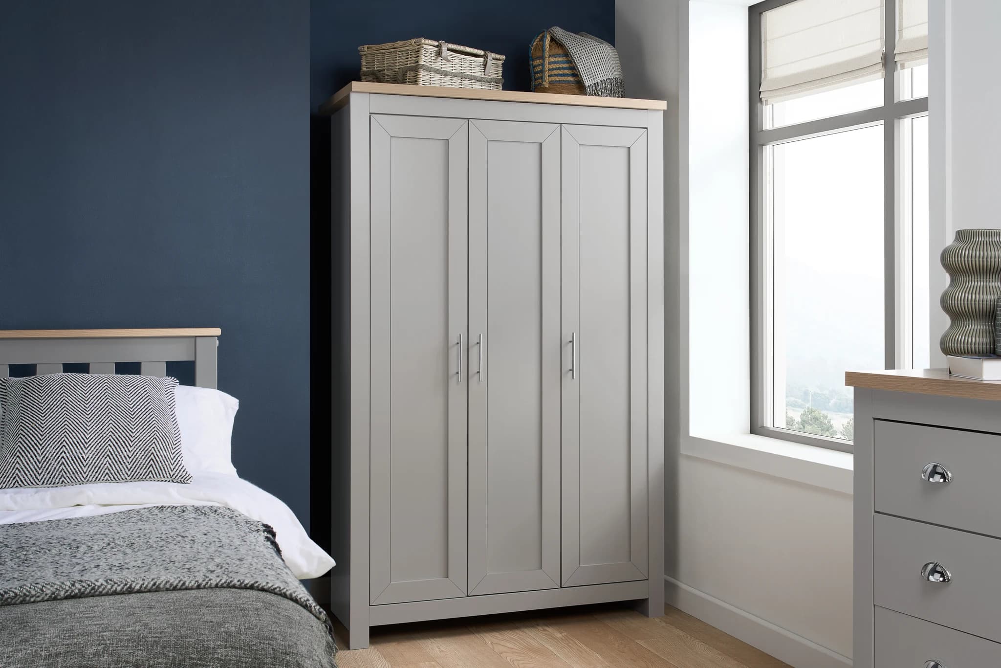 Highgate 3 Door Wardrobe - Wardrobes, photo 2 of 10