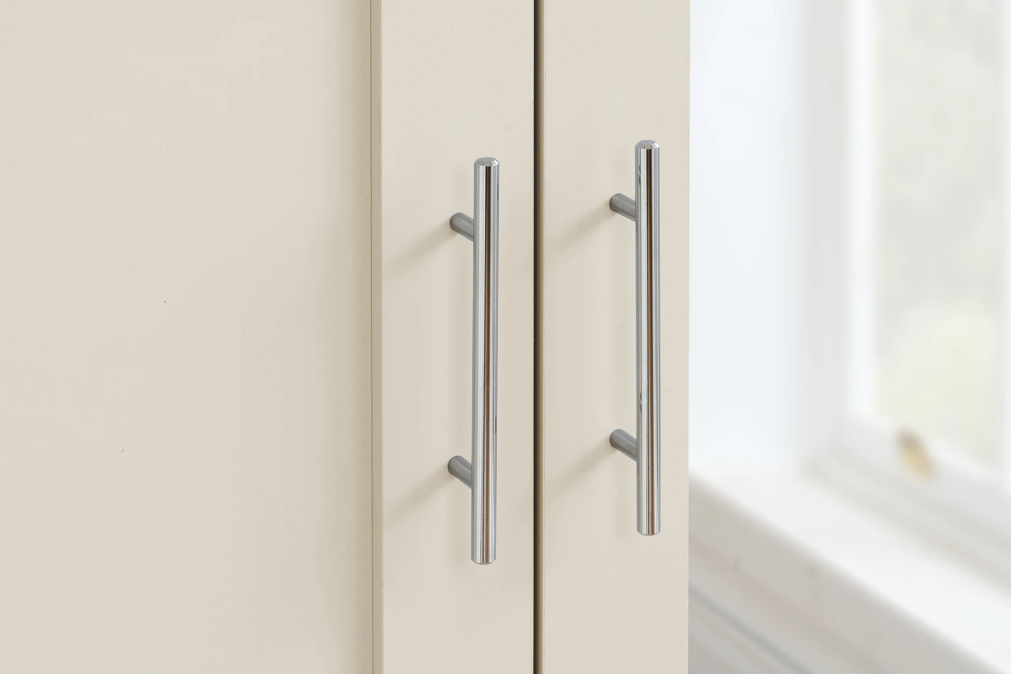 Highgate 3 Door Wardrobe With Mirror - Wardrobes, photo 6 of 10