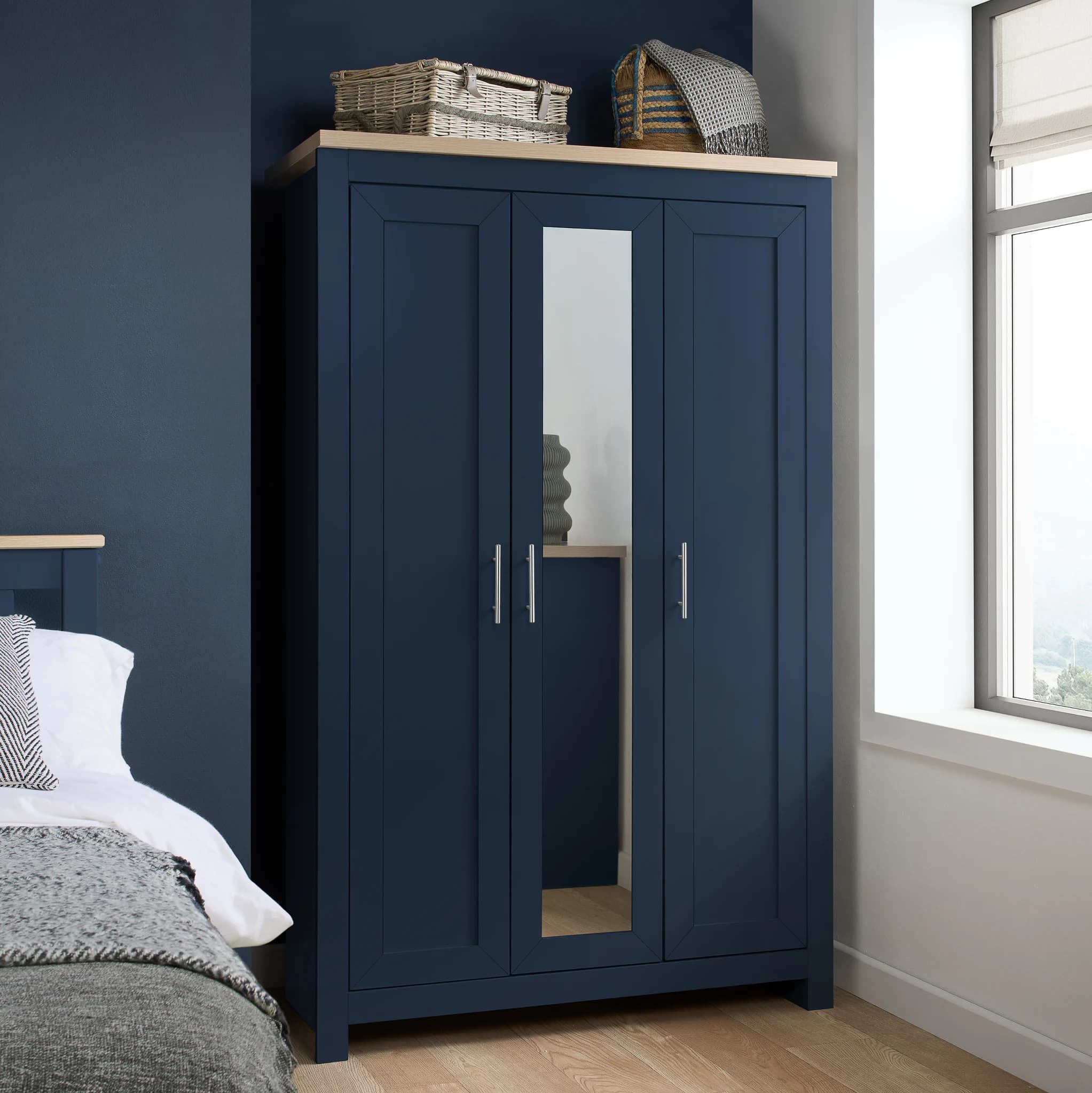 Highgate 3 Door Wardrobe With Mirror - Wardrobes, photo 8 of 10