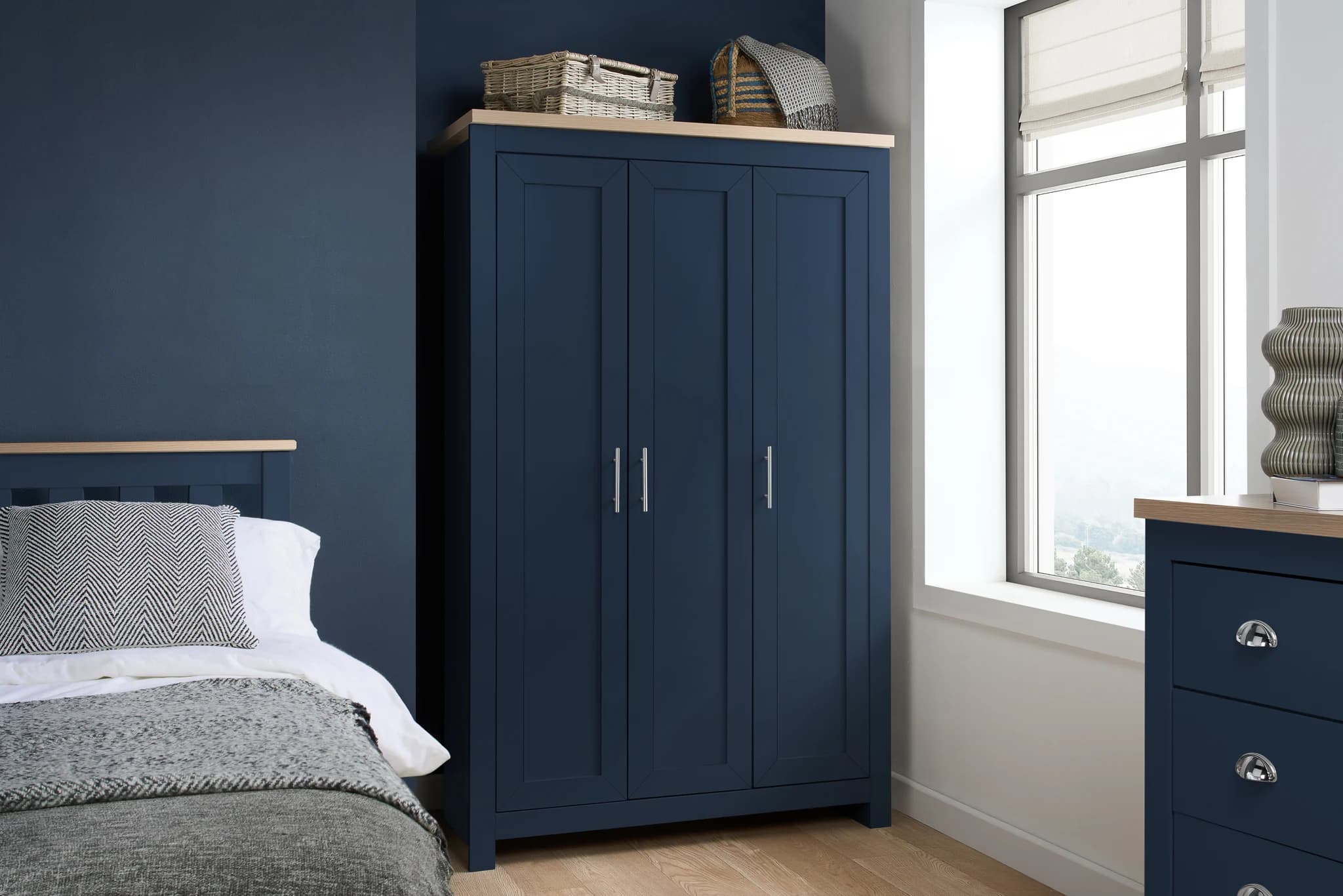 Highgate 3 Door Wardrobe - Wardrobes, photo 2 of 9